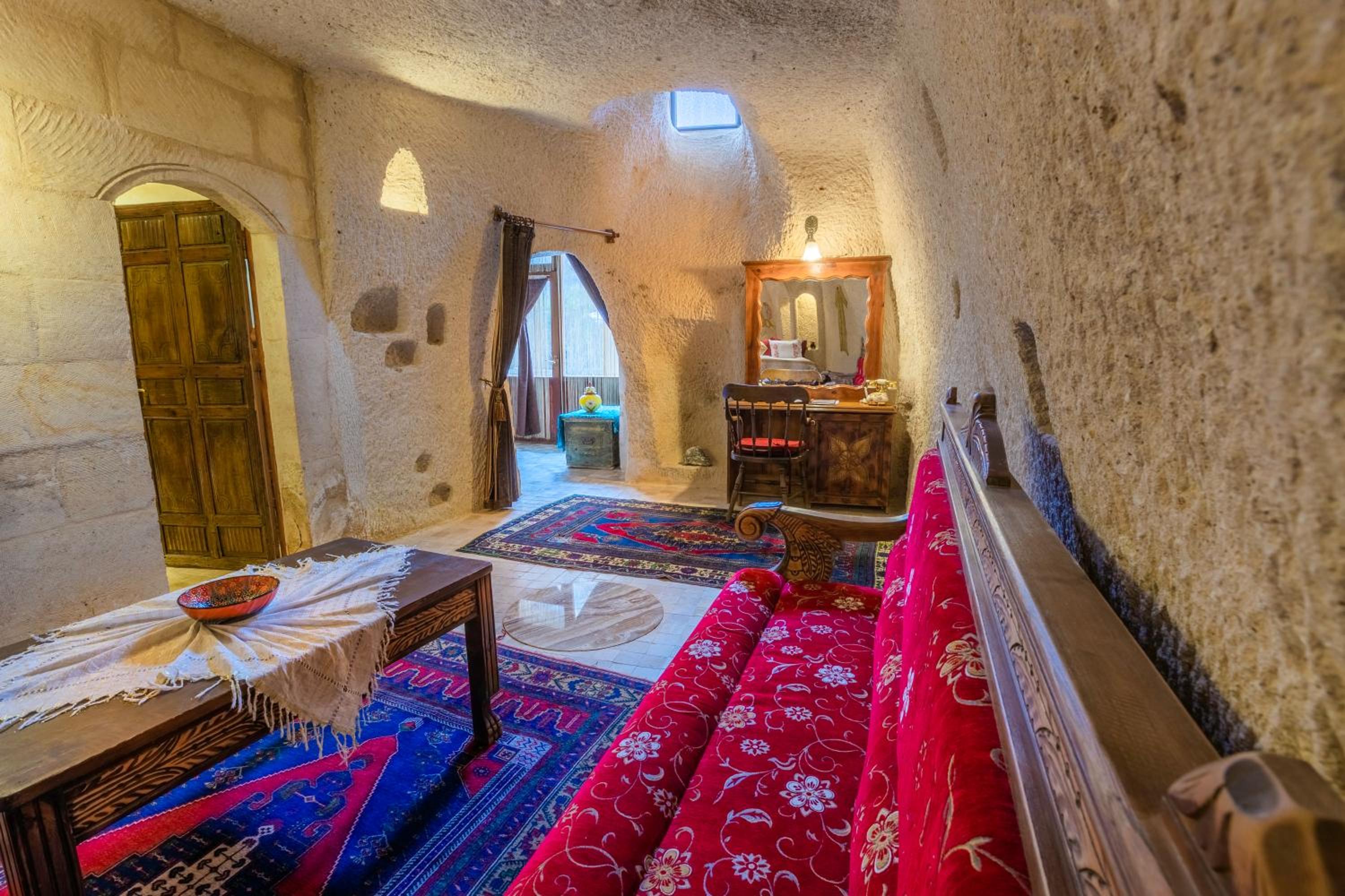 Cave Suite - Photo 1