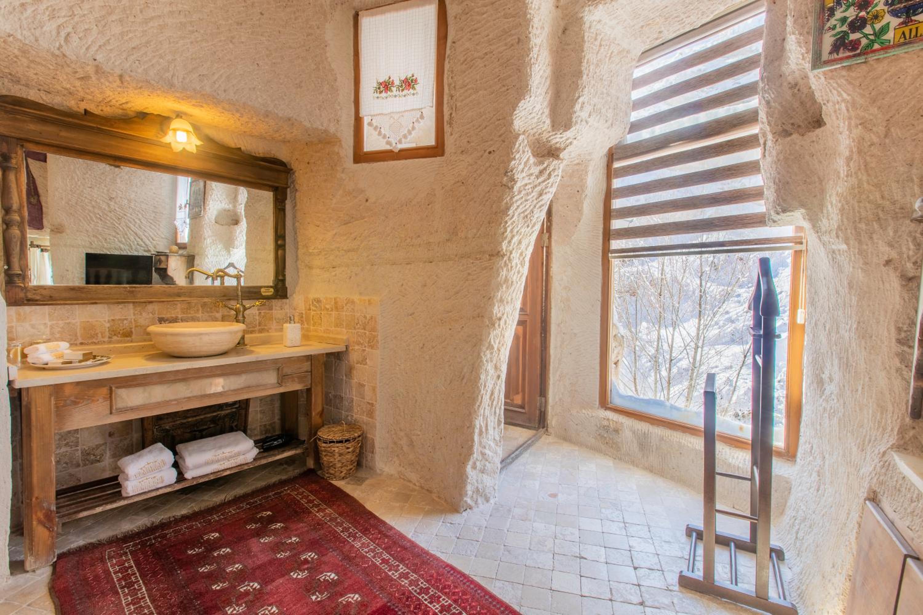 Cave Suite - Photo 70