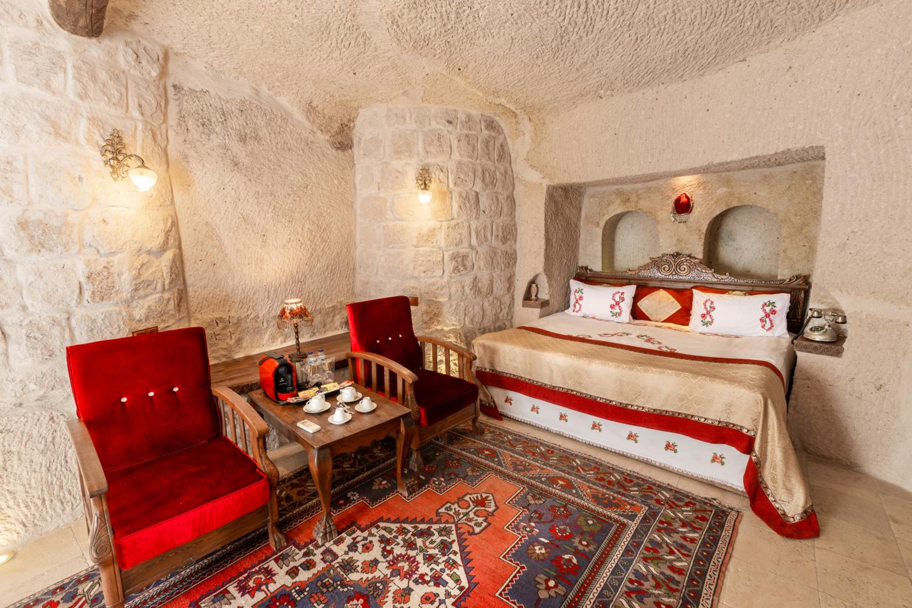 Cave Suite - Photo 22
