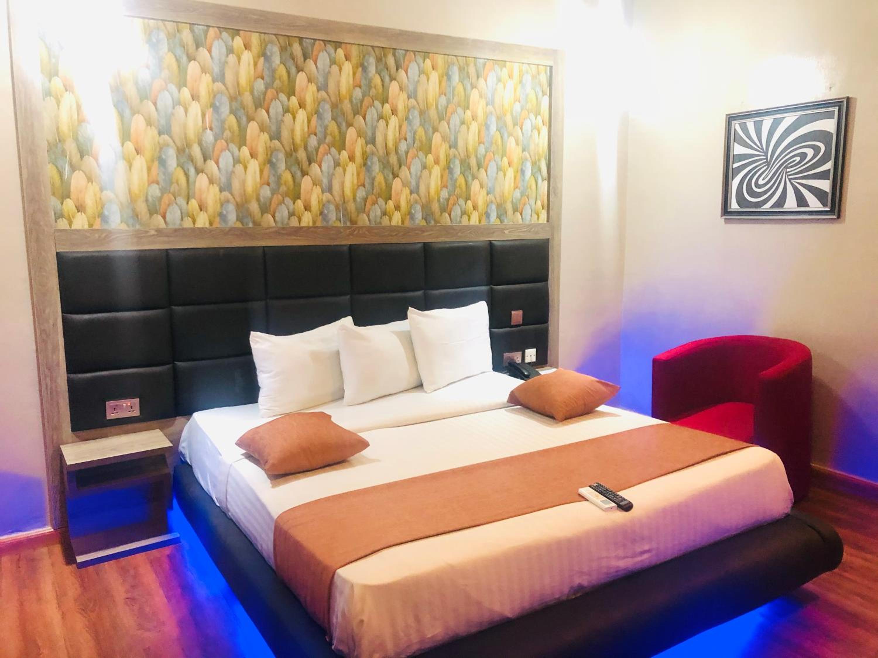 Deluxe King Room photo 1