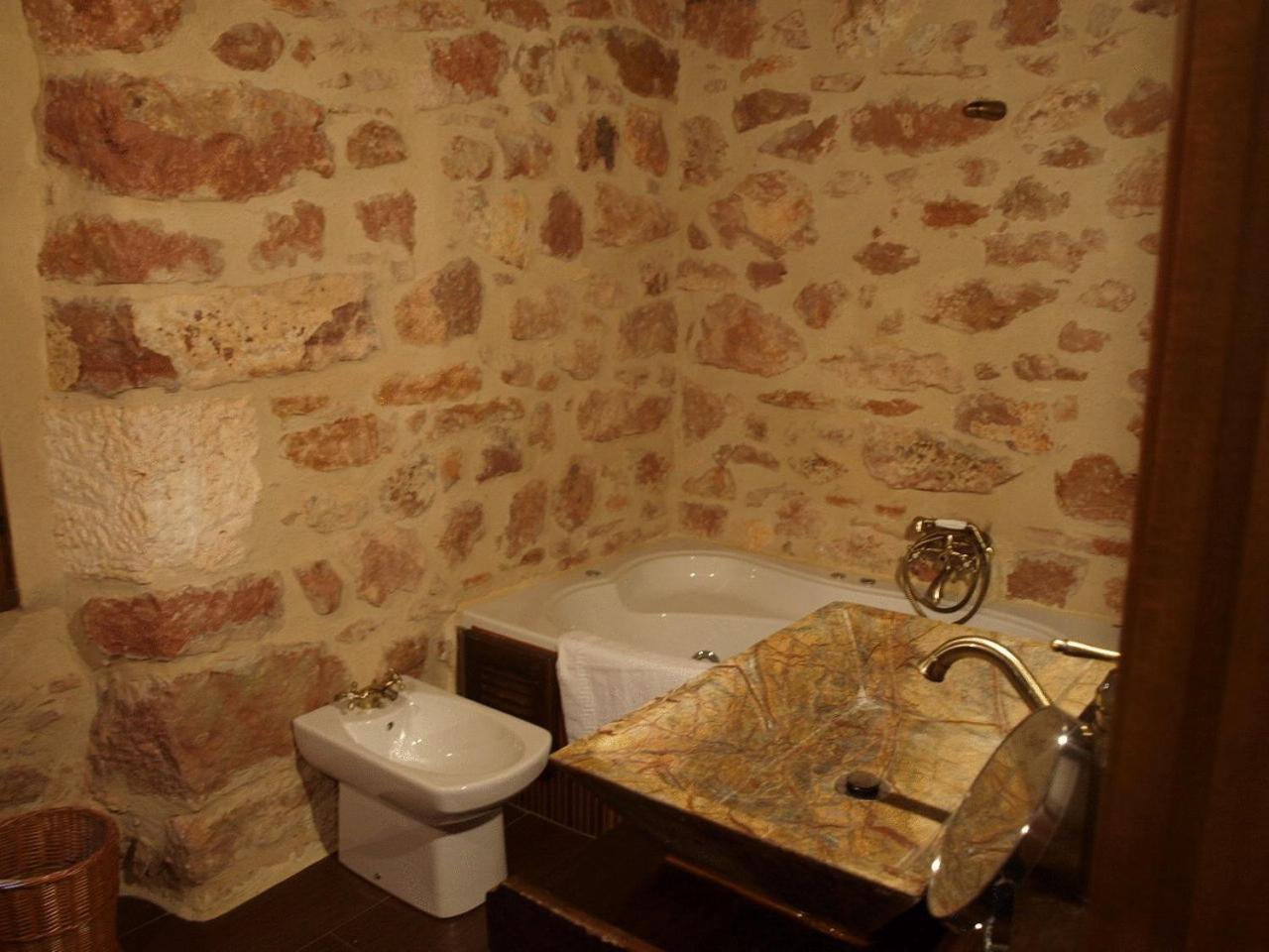 Suite - Photo 2