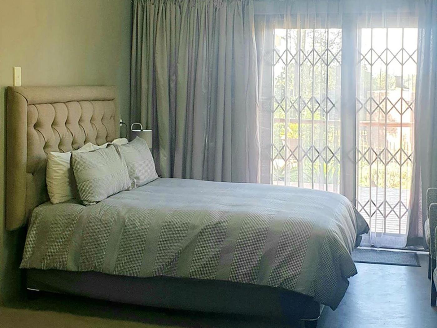 Double or Twin Room with Garden View - Photo 1