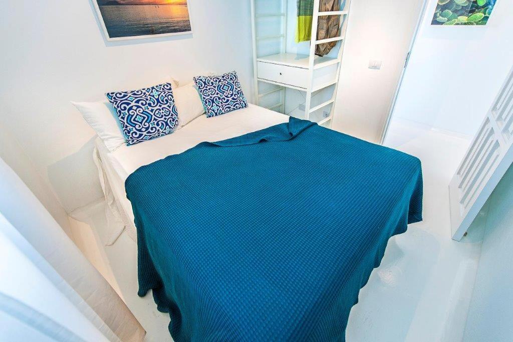 Apartment with Balcony photo 2