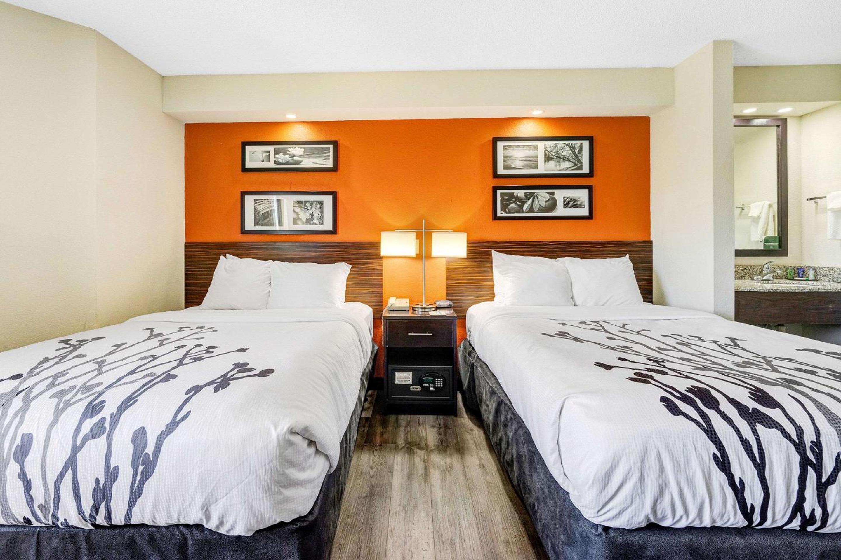 Double Room with Two Double Beds - Non-Smoking - Photo 1