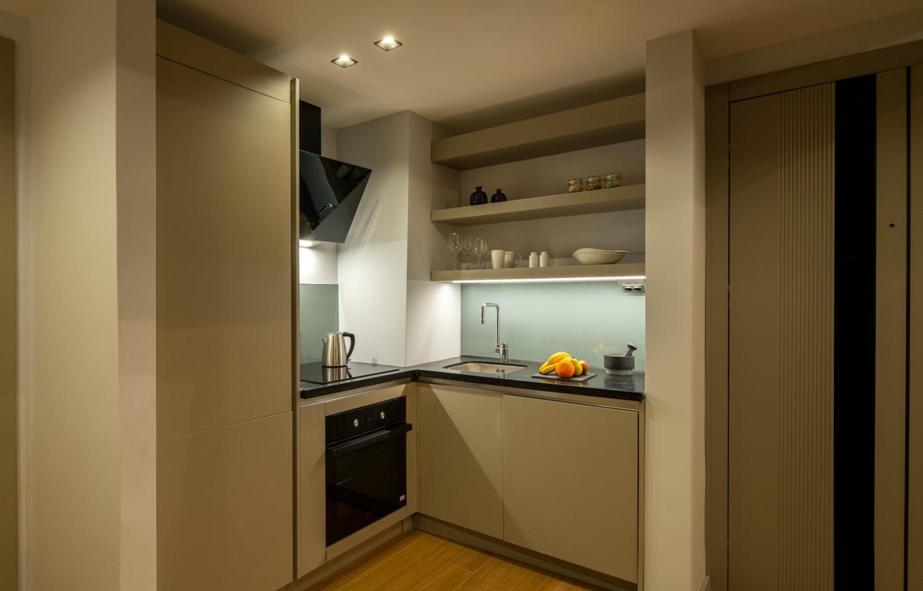 Junior One Bedroom Apartment photo 3