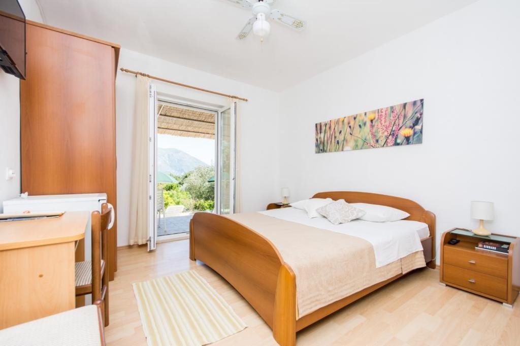Standard Double Room with Terrace and Partial Sea View