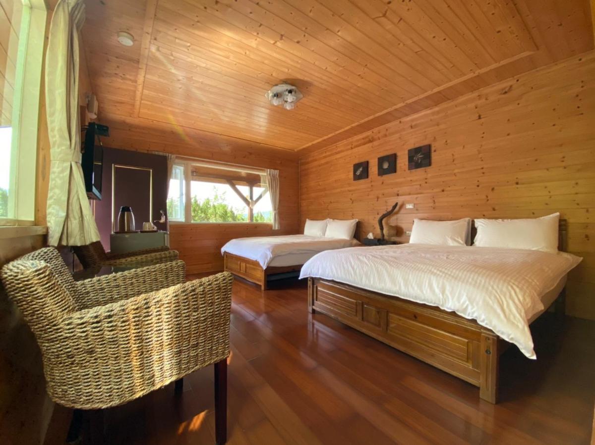 Quadruple Room with Mountain View photo 2