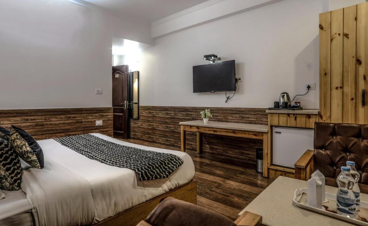 Double Room with Mountain View