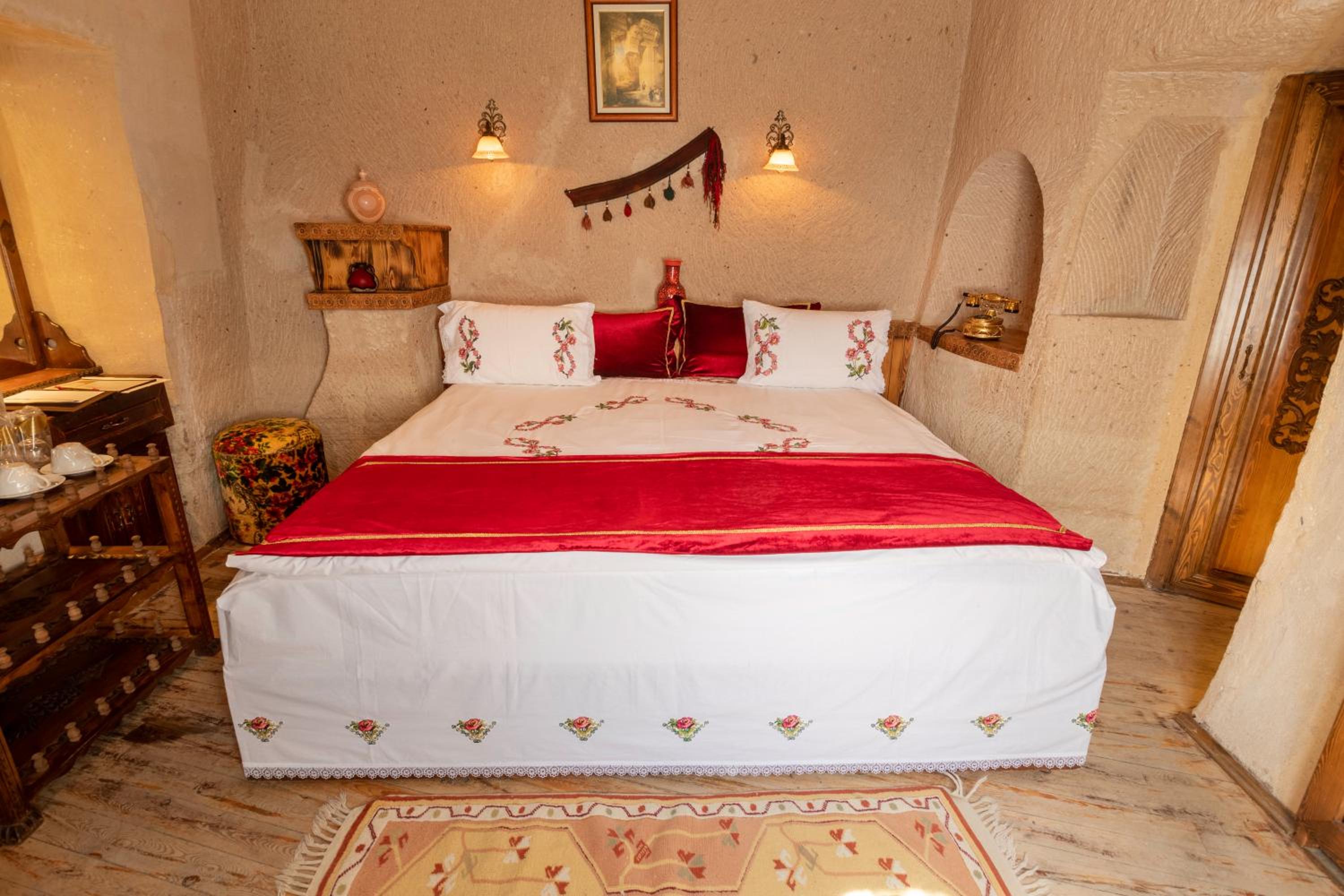 Double Cave Room  - Photo 17