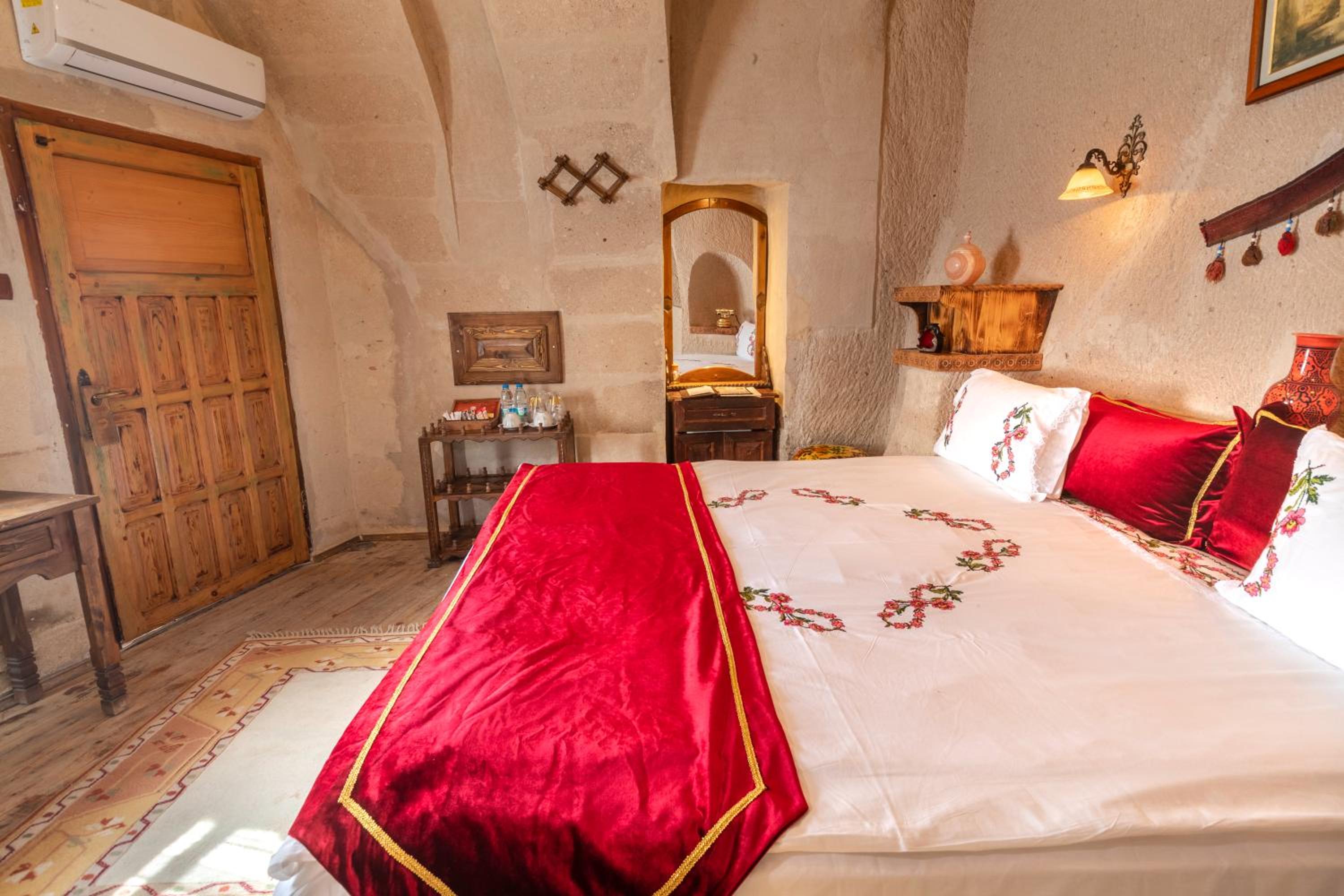 Double Cave Room  - Photo 15