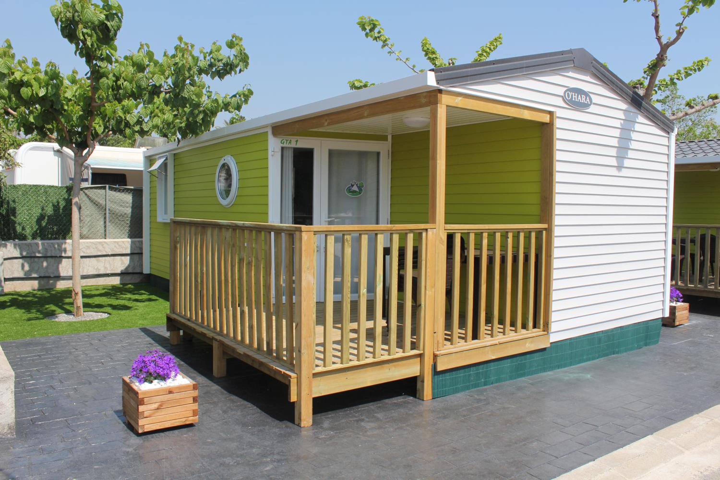 Two-Bedroom Bungalow (3 Adults) photo 2