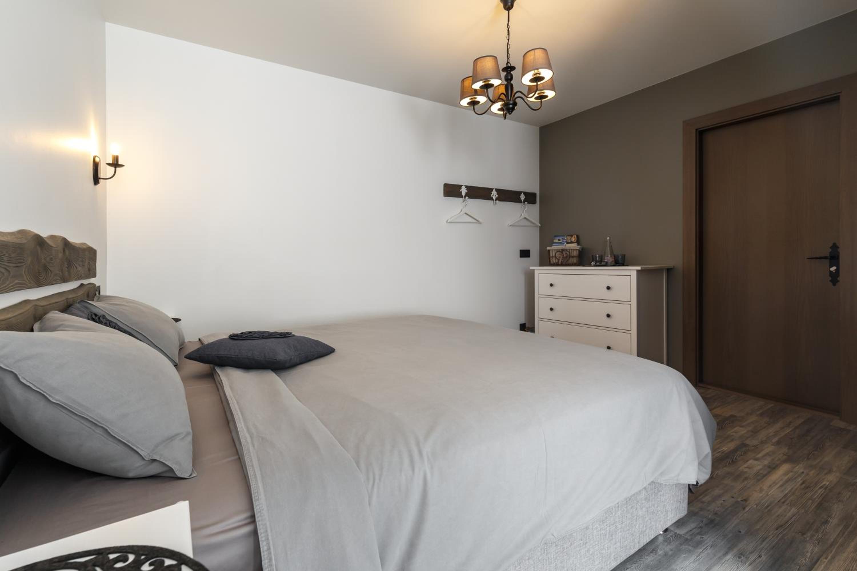  Double Room (2 Adults + 1 Child) photo 2