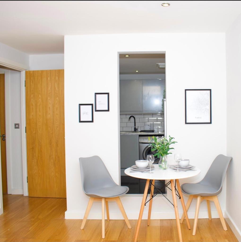 Two-Bedroom Apartment - Photo 2