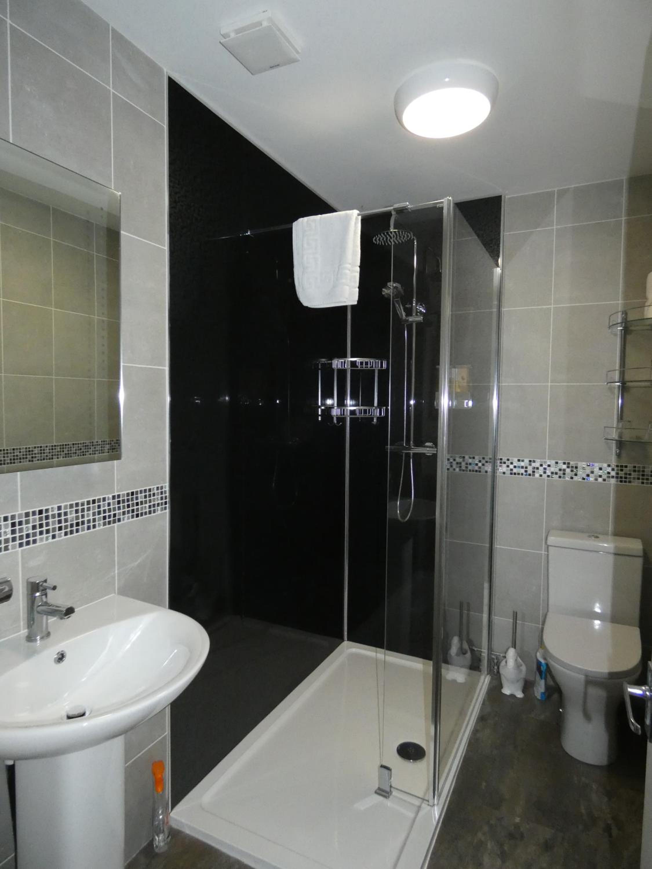 Derwen: First Floor Apartment with Sea View photo 3