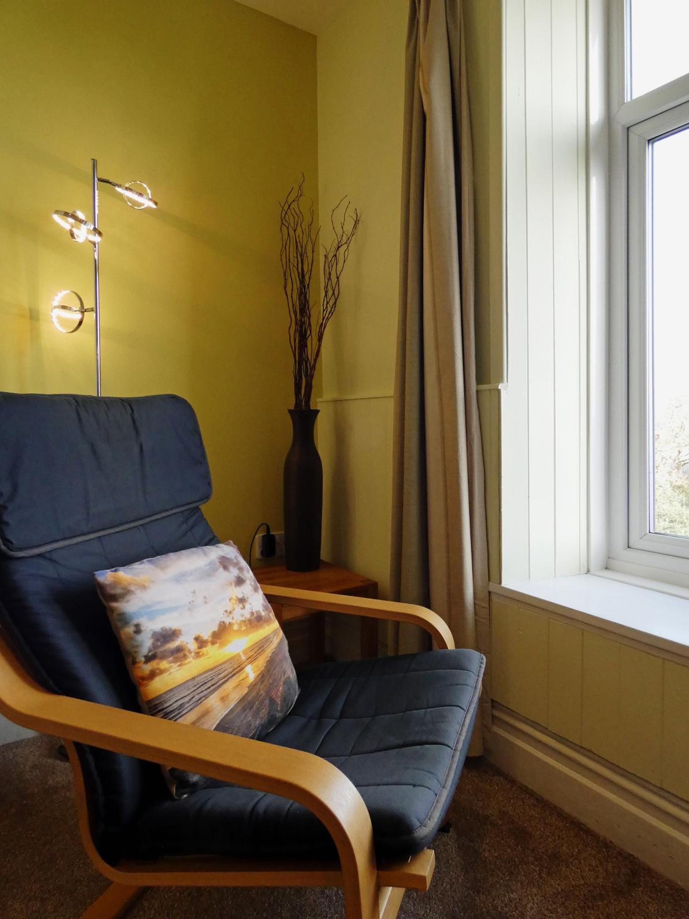 Derwen: First Floor Apartment with Sea View photo 3