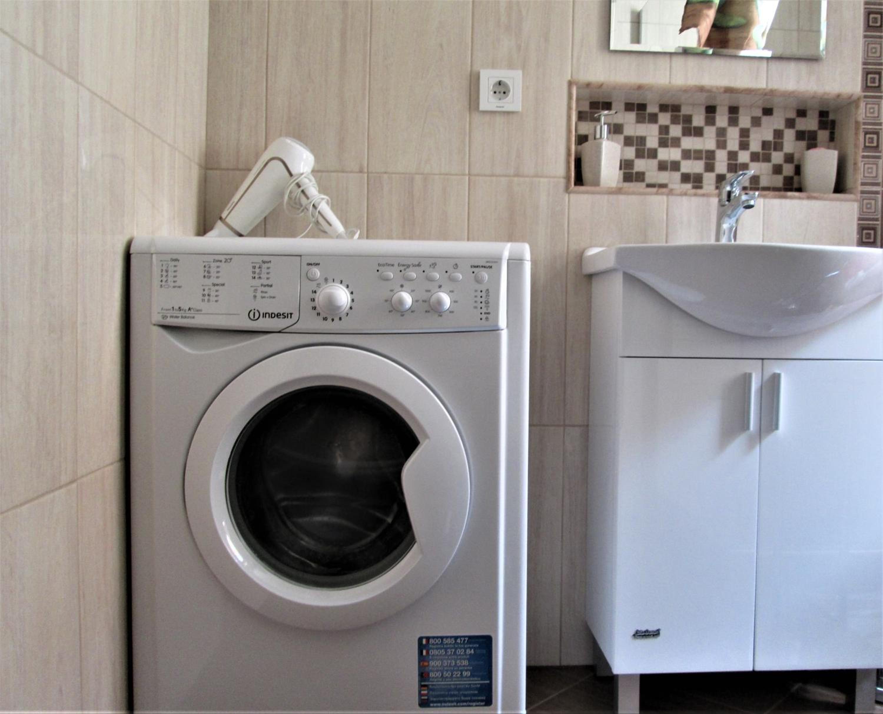 Studio Apartment - Photo 17