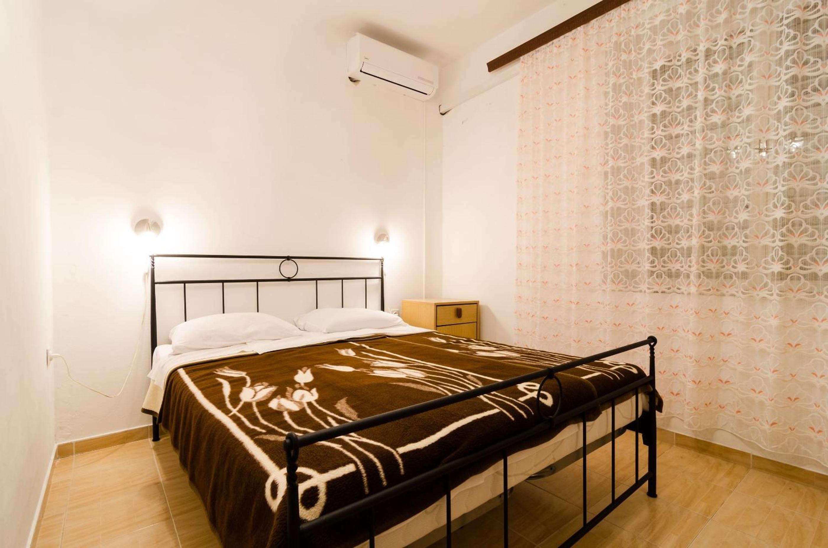 Budget Double Room - Photo 1