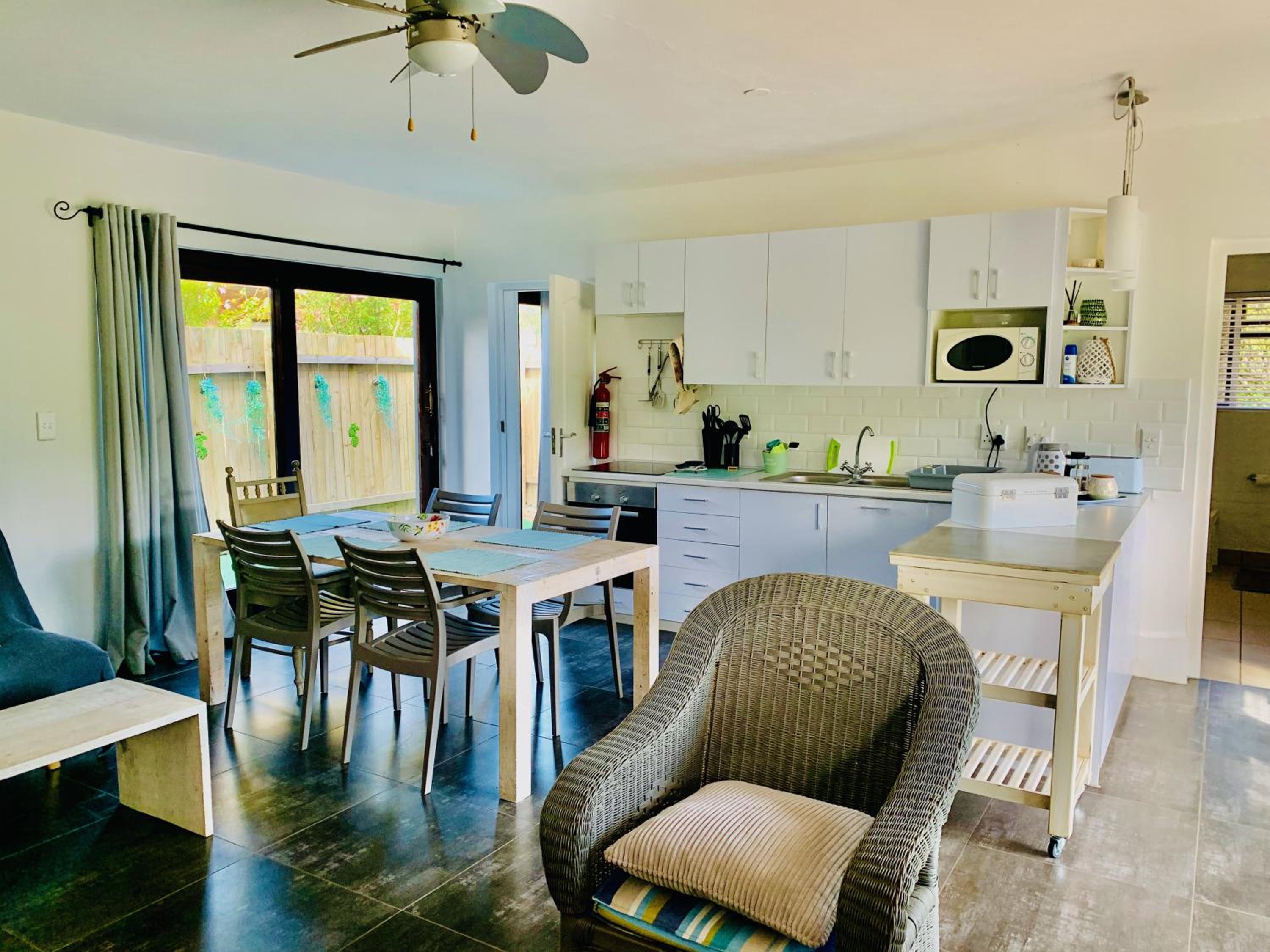 Apartment with Lake View - Photo 4