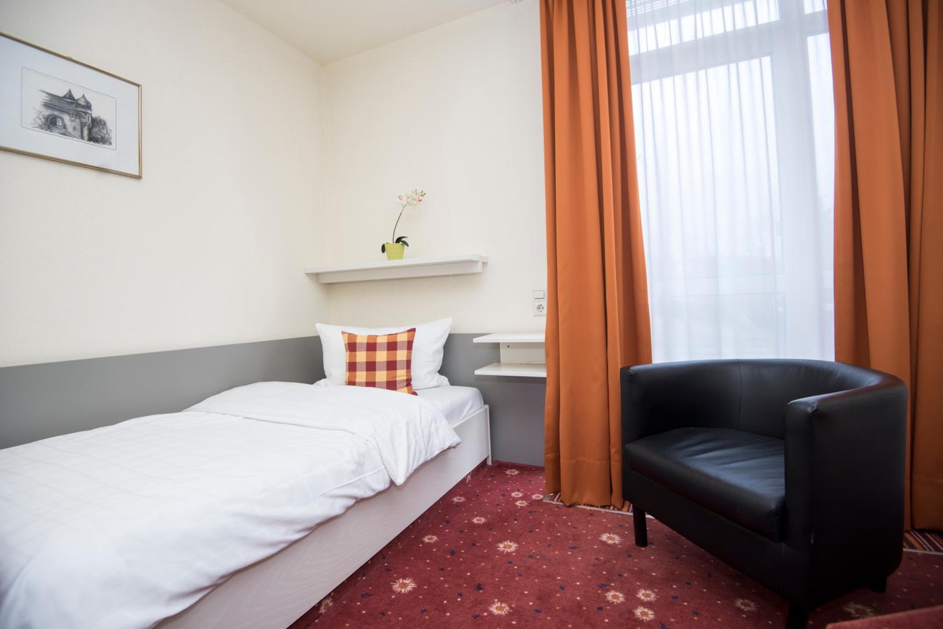 Single Room photo 1