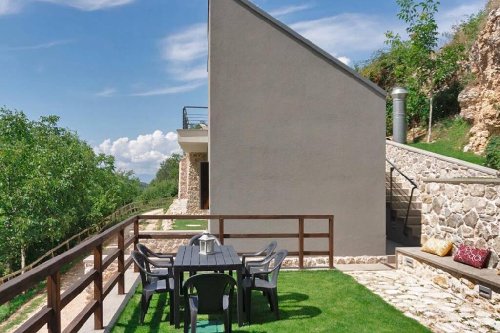 Three-Bedroom Villa photo 2