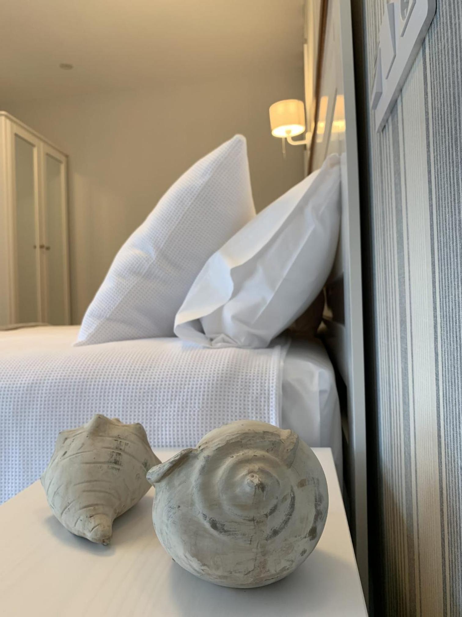 Deluxe Double Room with Balcony and Sea View - Photo 1