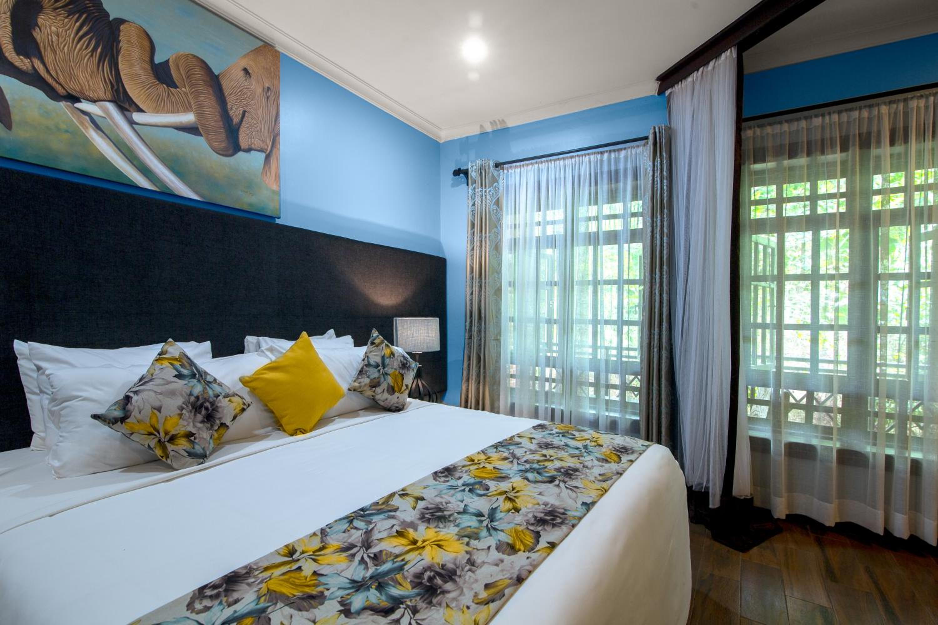 Deluxe Double Room with Balcony photo 3