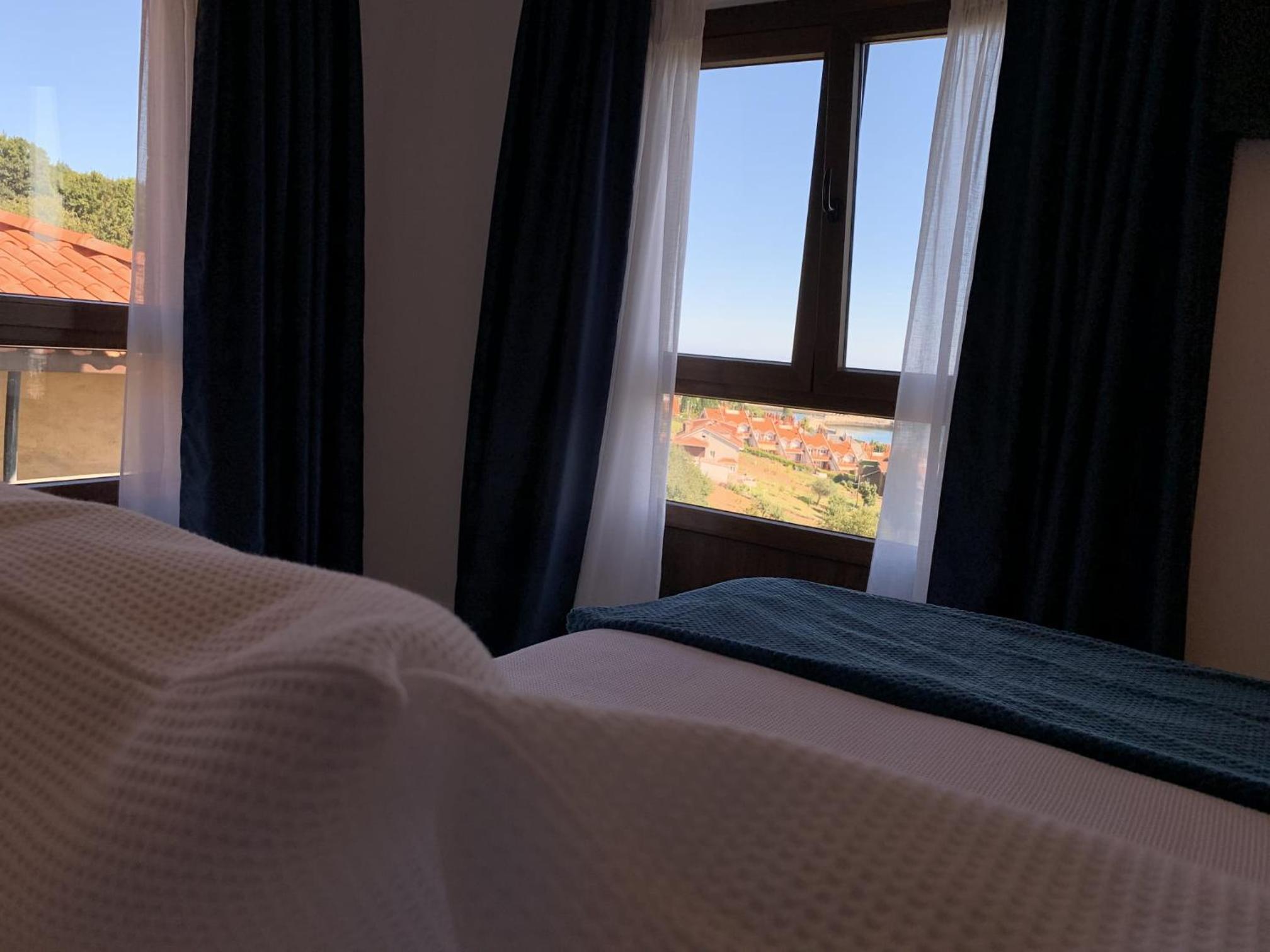Deluxe Double Room with Sea View photo 2