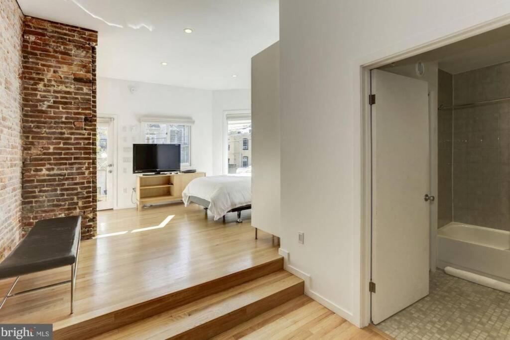 One-Bedroom Apartment - Photo 22