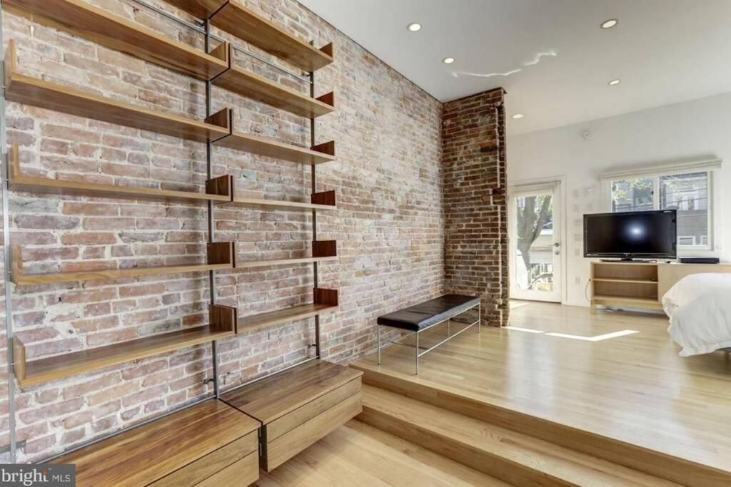 One-Bedroom Apartment - Photo 21