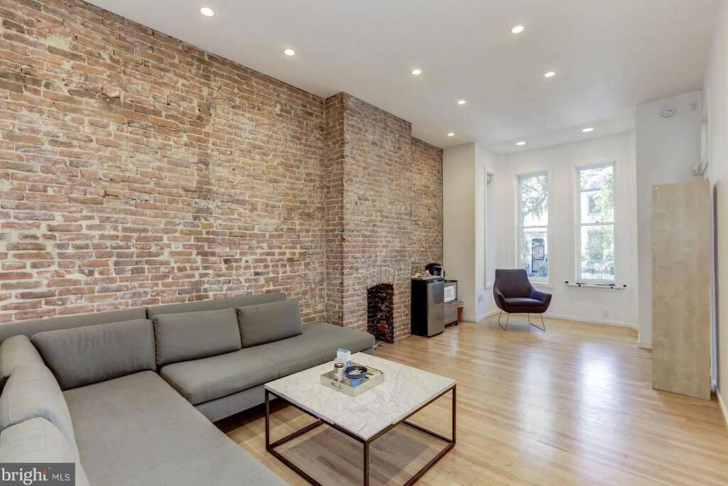 One-Bedroom Apartment - Photo 7