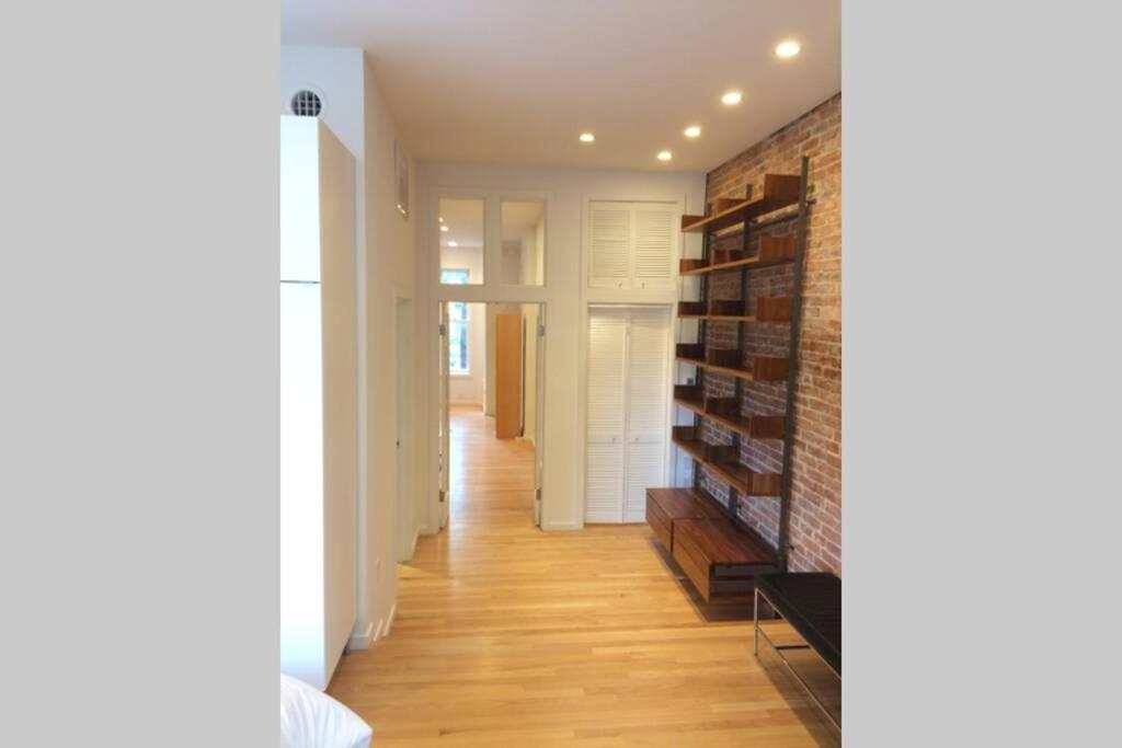 One-Bedroom Apartment - Photo 4