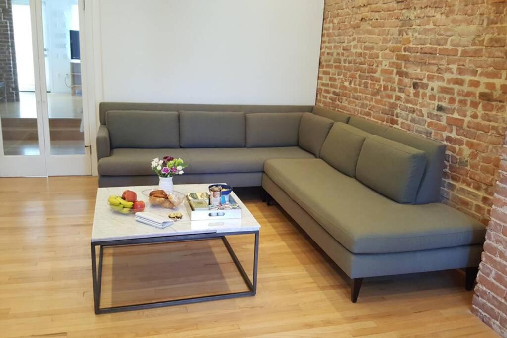 One-Bedroom Apartment - Photo 2