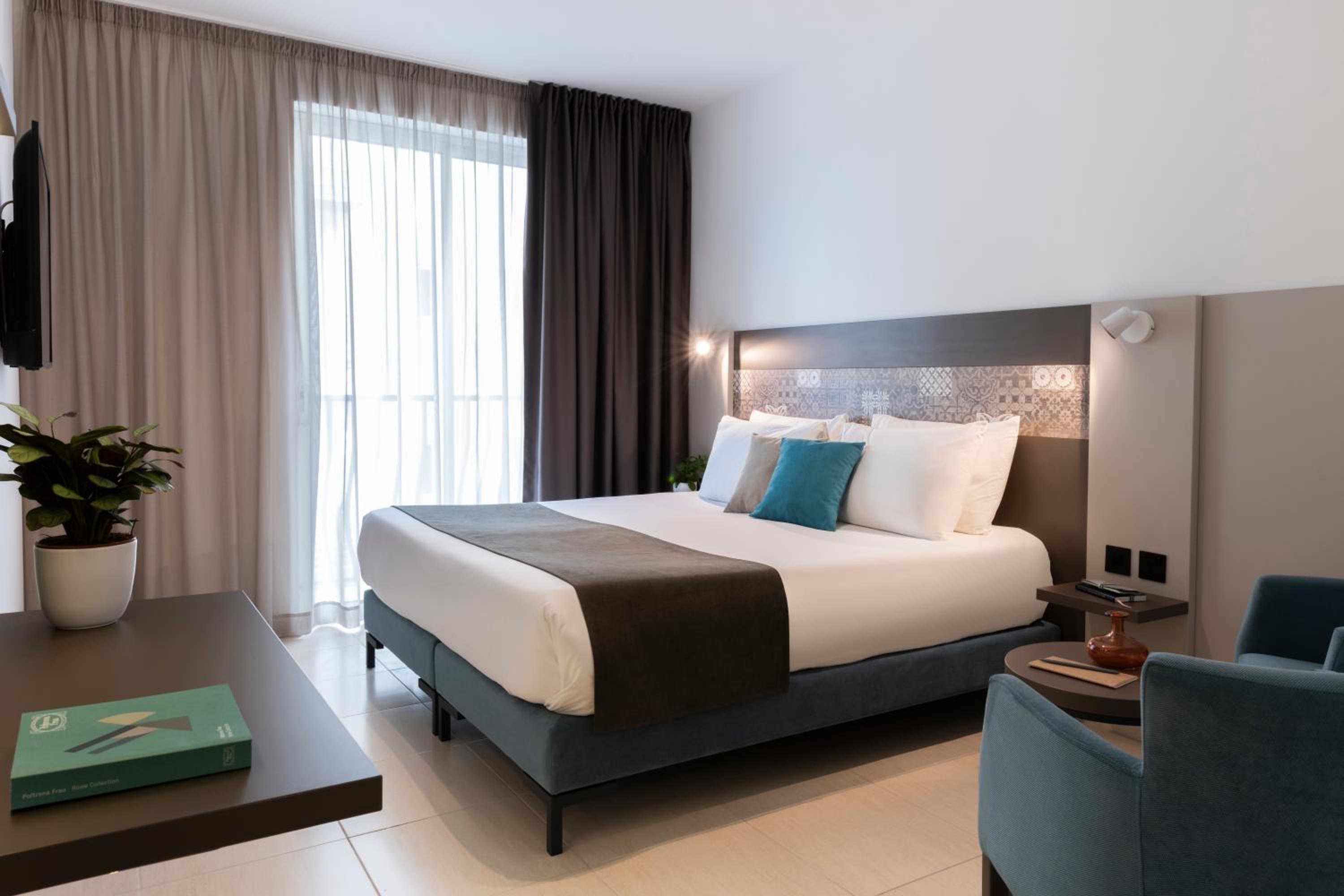 Standard Double or Twin Room with Sea View