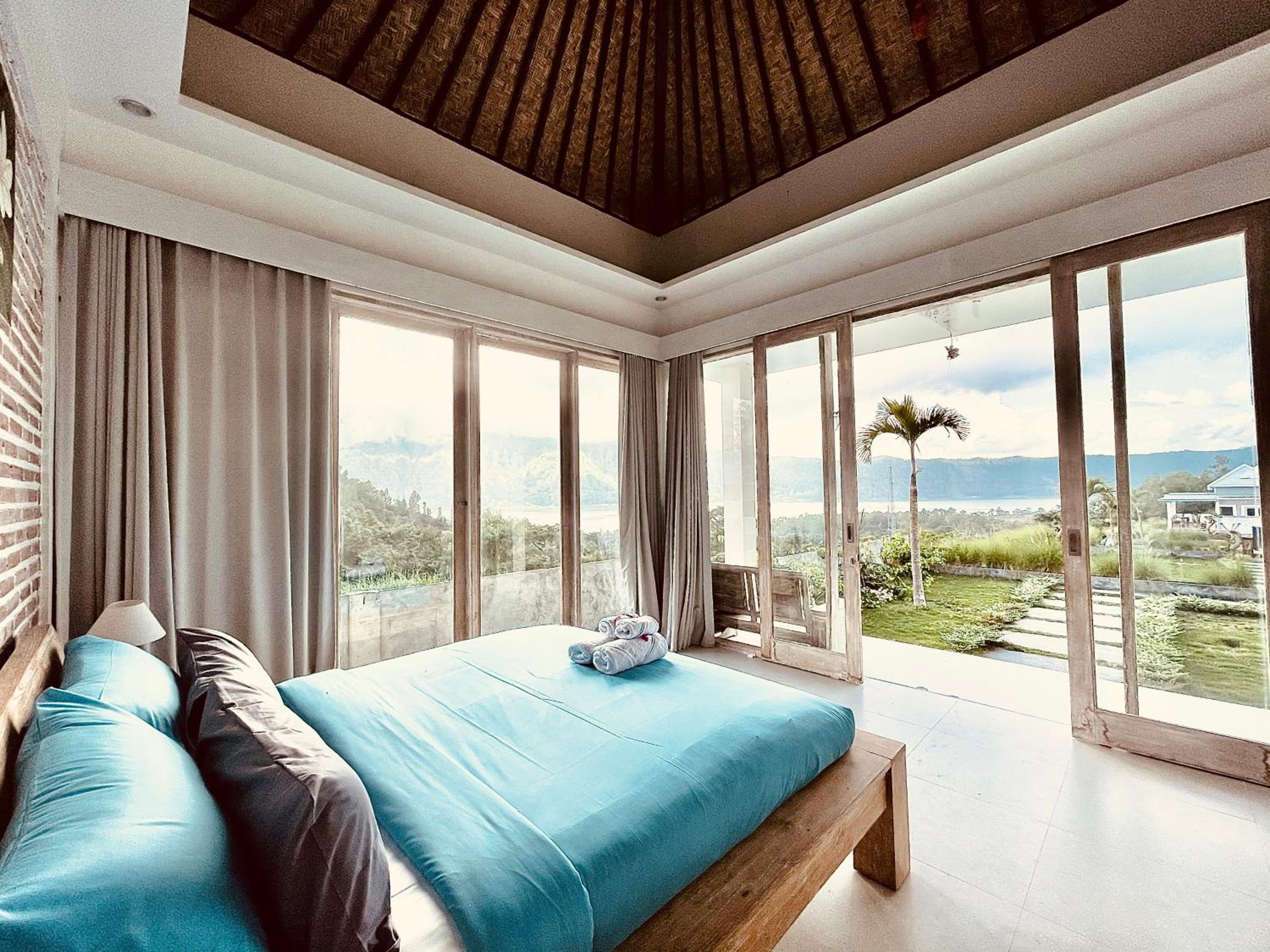 Double Room with Lake View photo 3