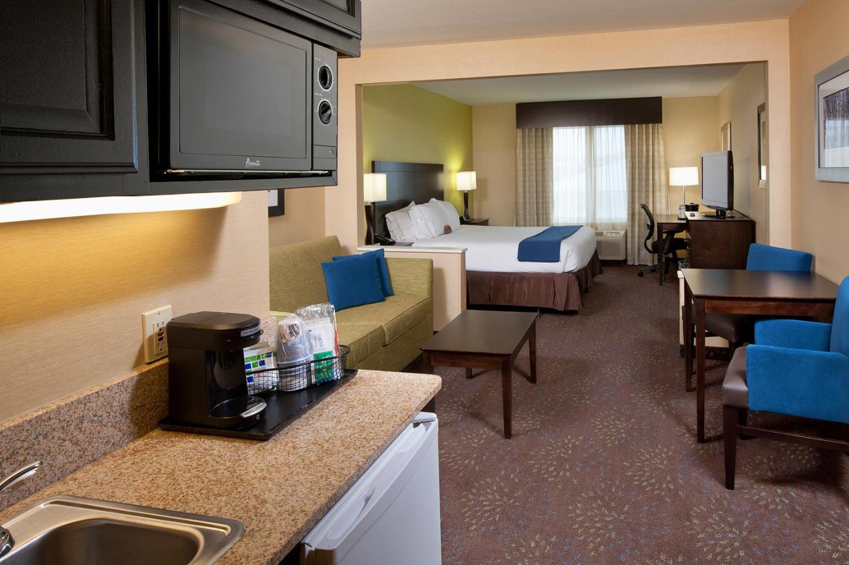 King Suite - Photo 3
