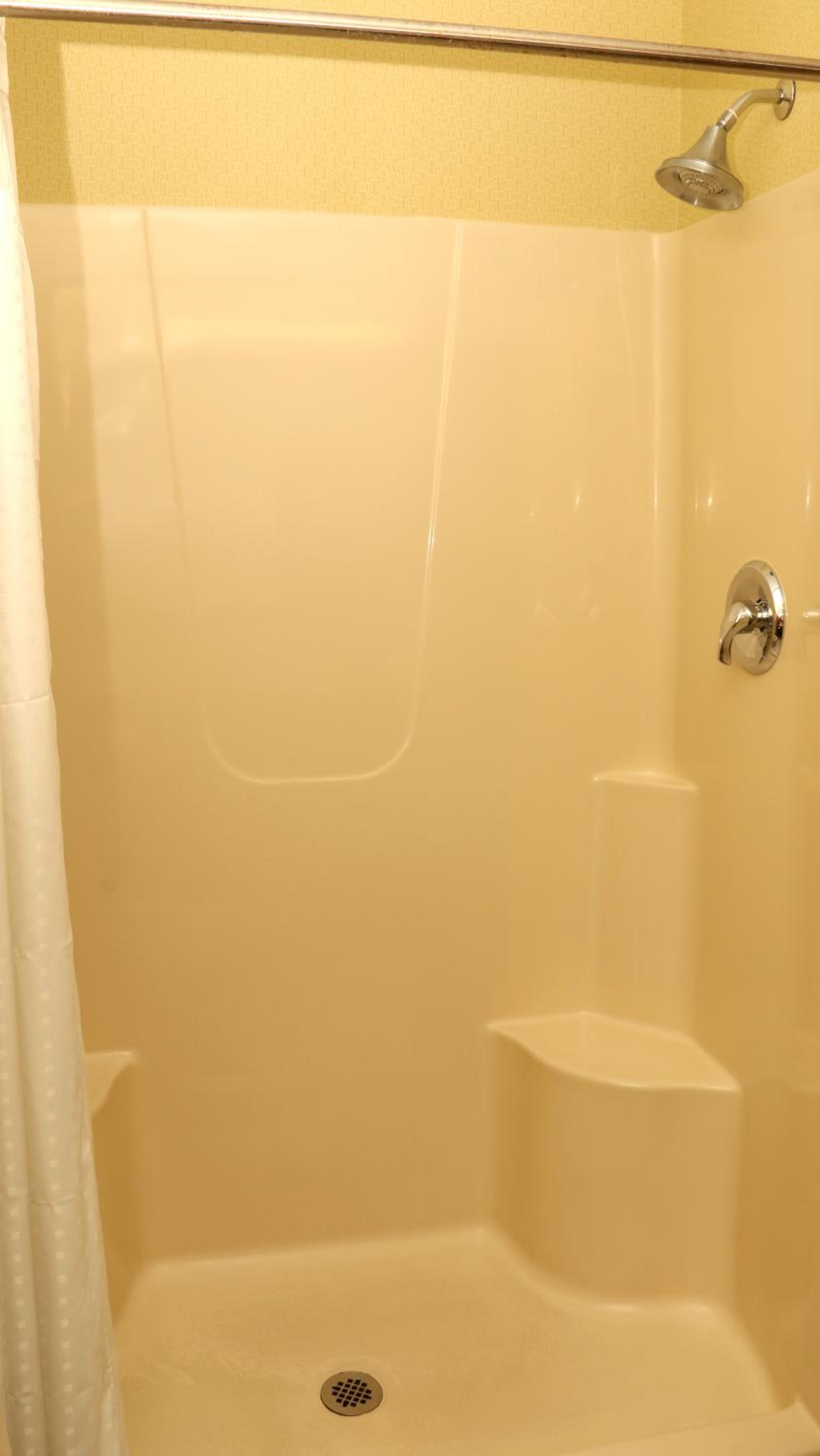 Executive King Suite - Non-Smoking - Photo 4