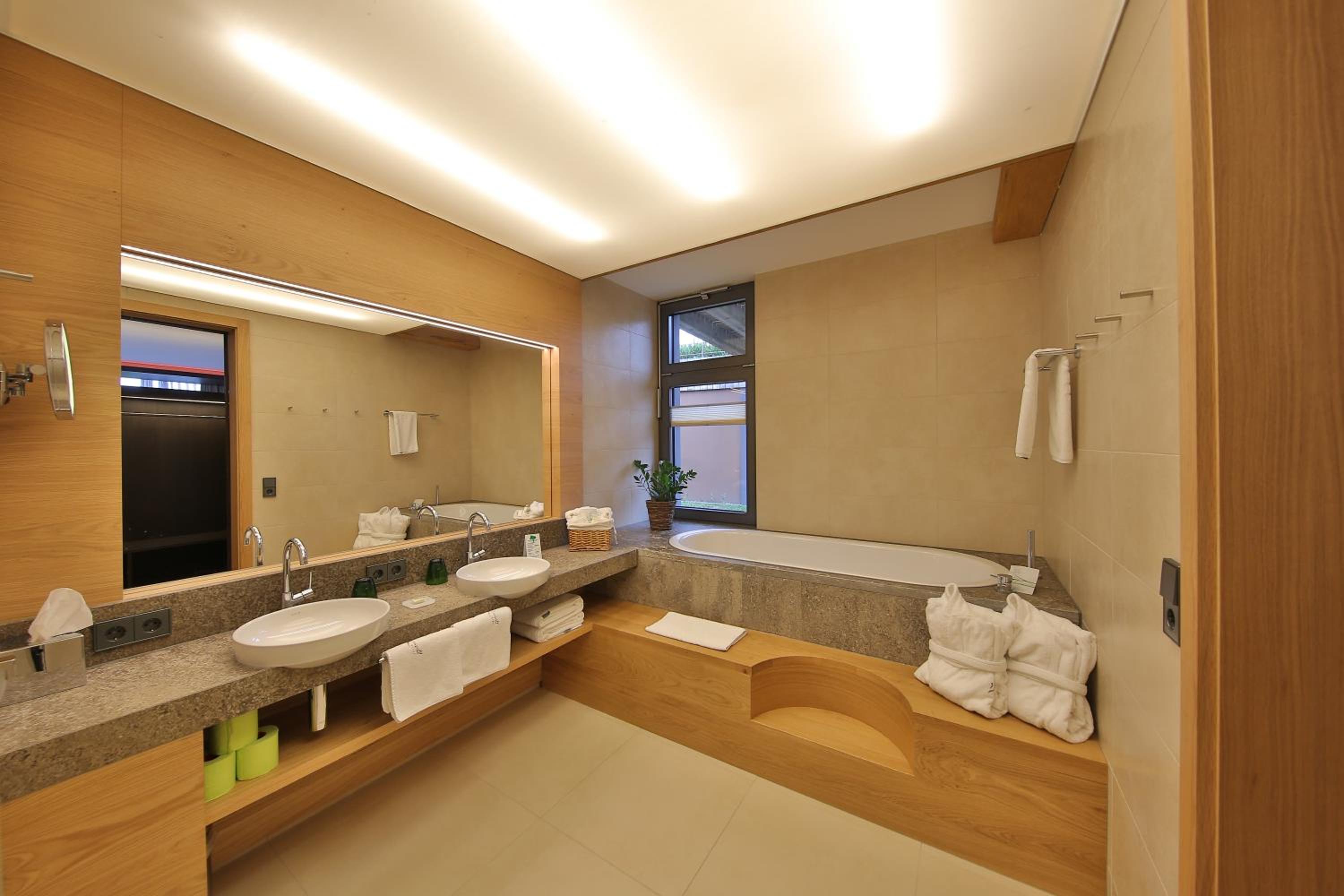 Junior Suite with Balcony photo 3