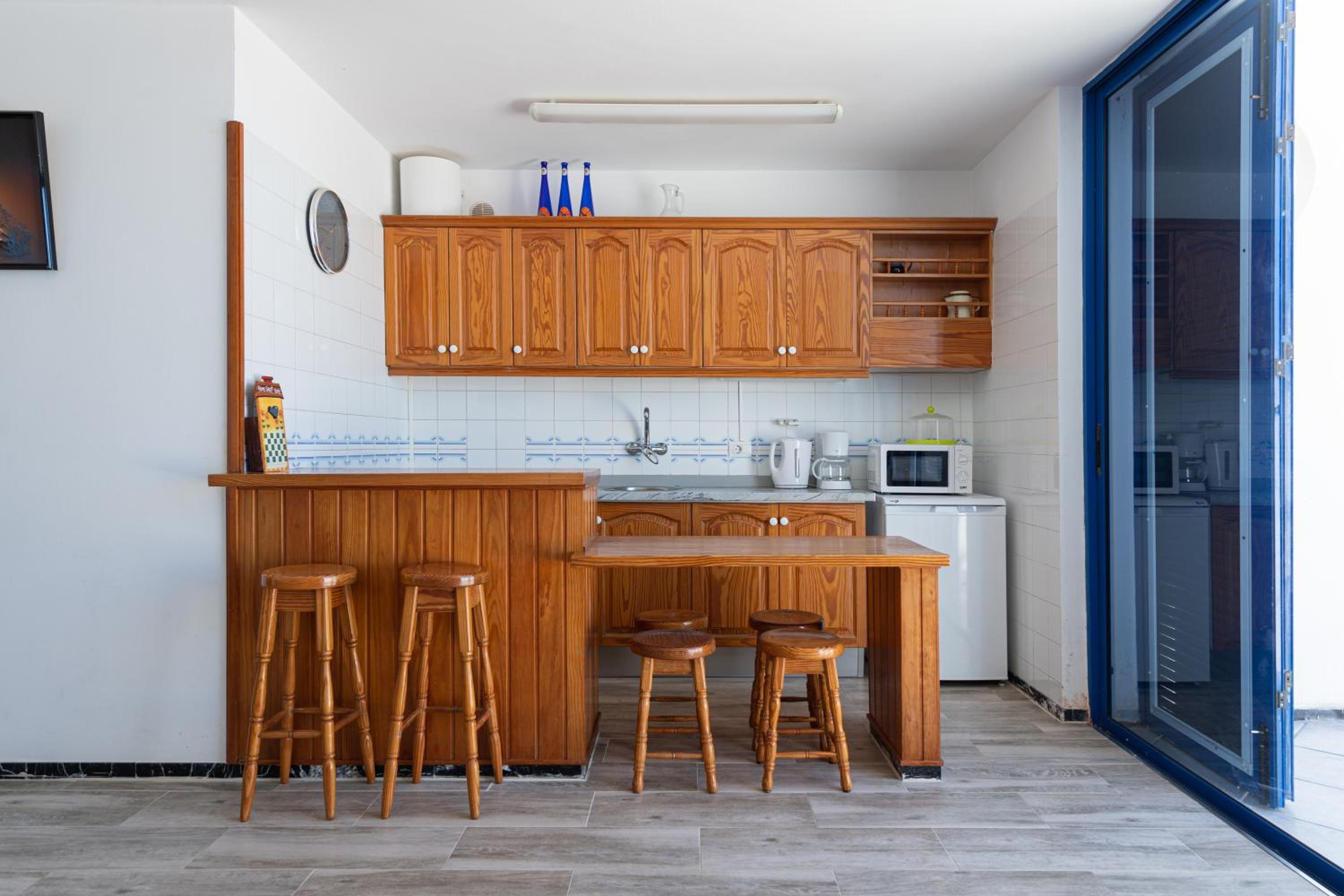 Apartment with Sea View - Photo 14