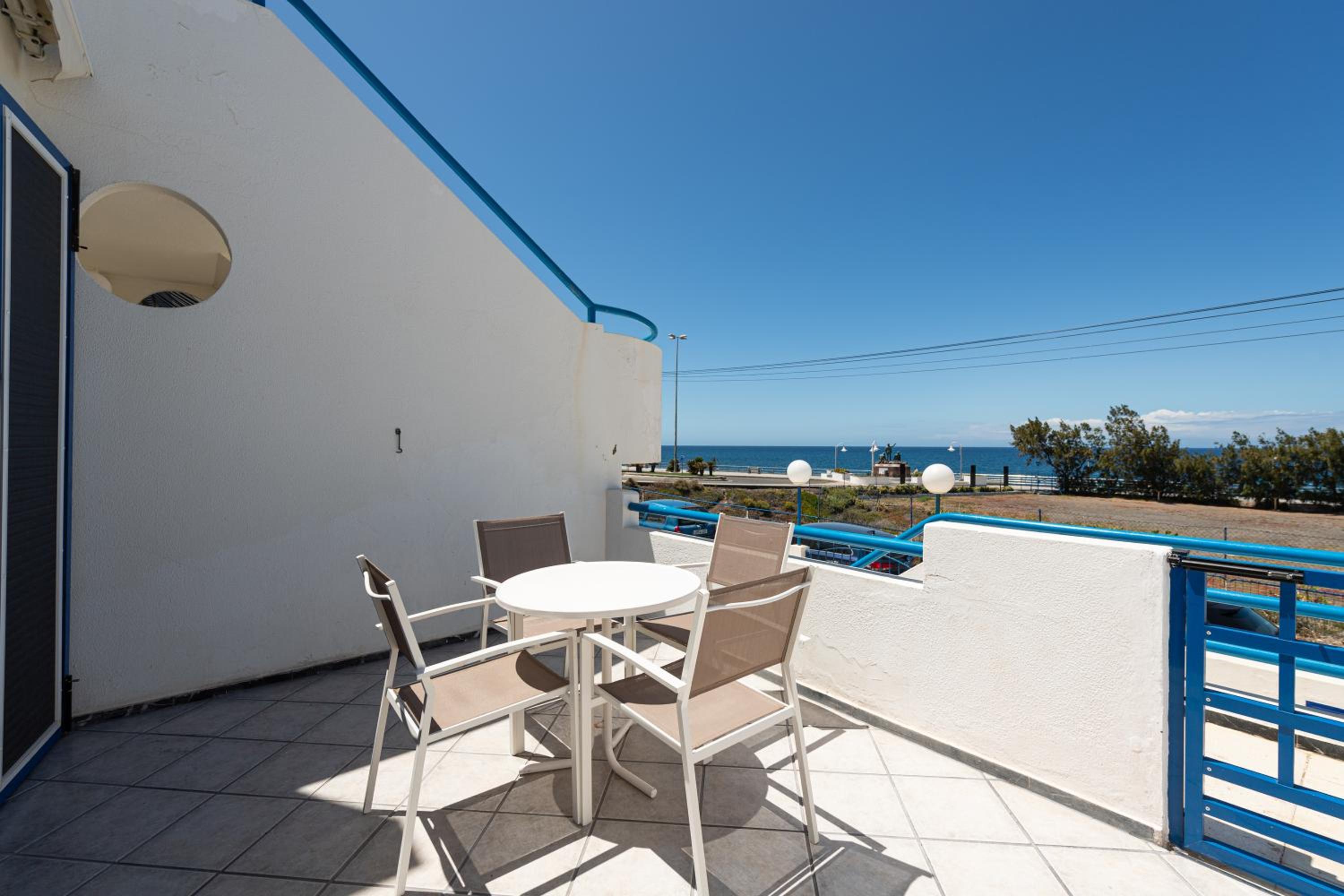 Apartment with Sea View - Photo 2
