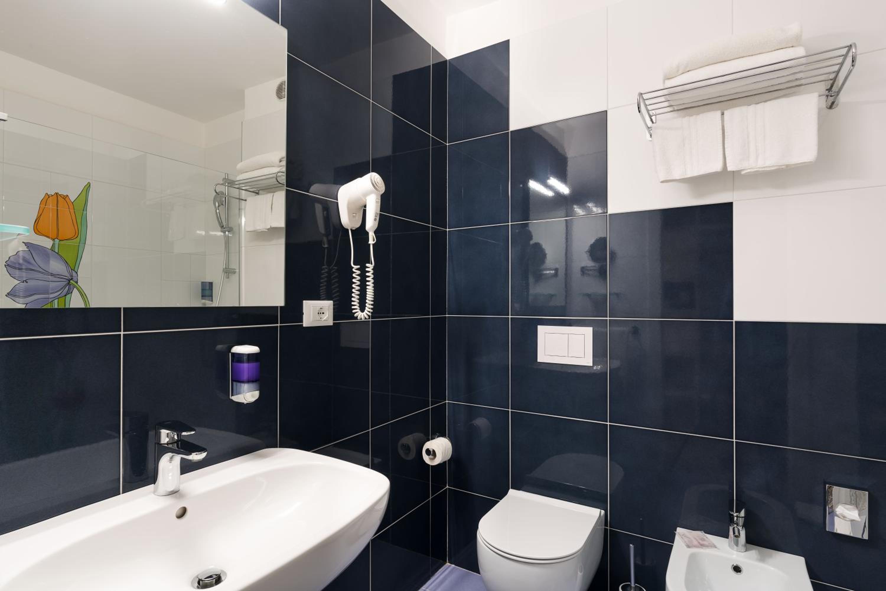 Superior Twin Room - Photo 4