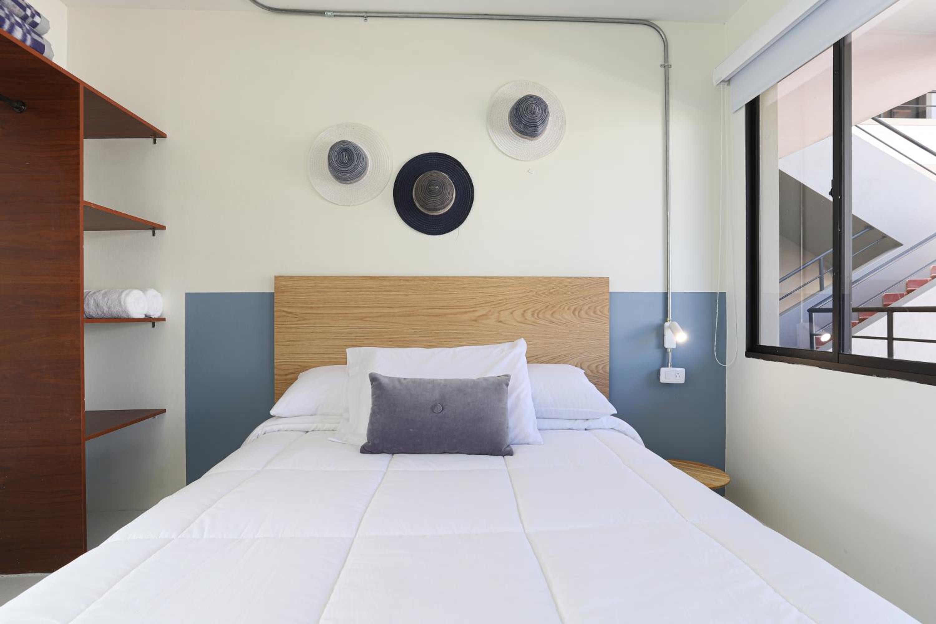 Standard Queen Room