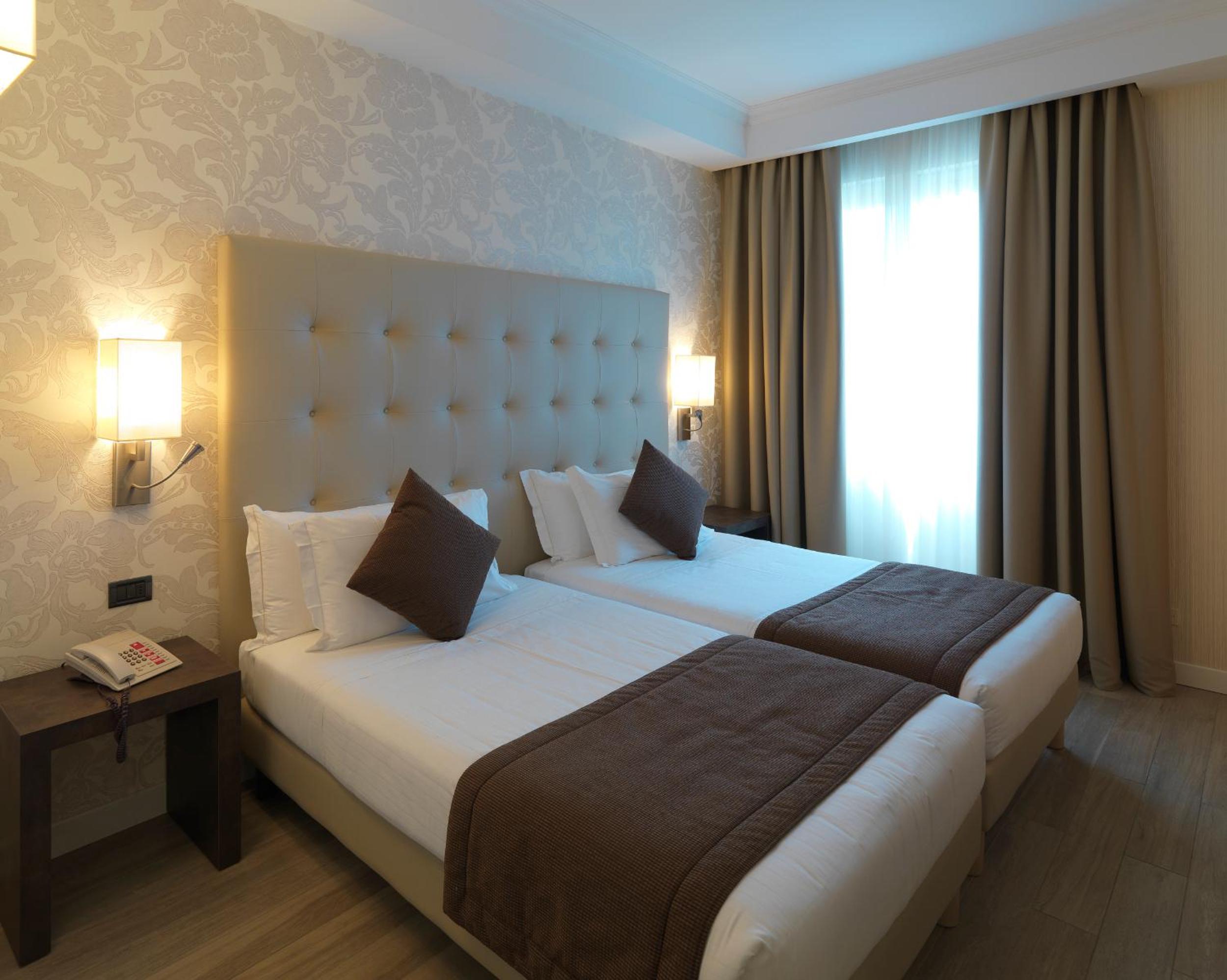 Deluxe Double or Twin Room photo 2