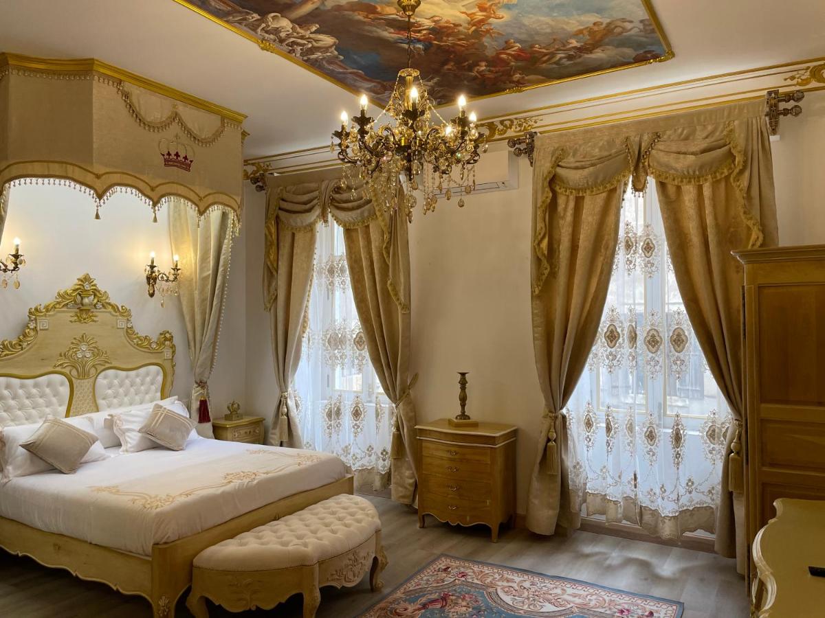 Deluxe Suite - Photo 2