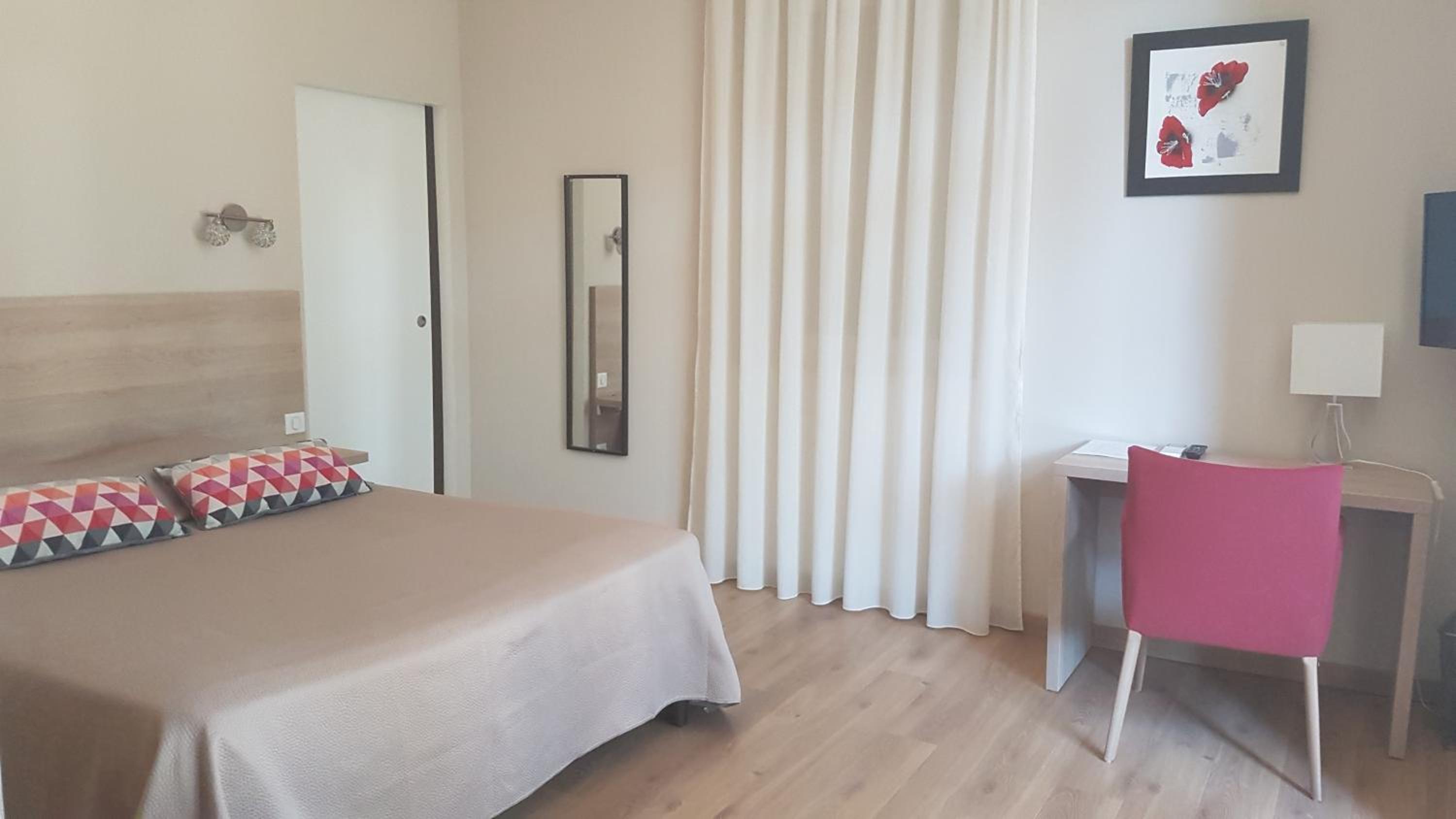 Superior Double Room With Terrace or Balcony - Photo 7