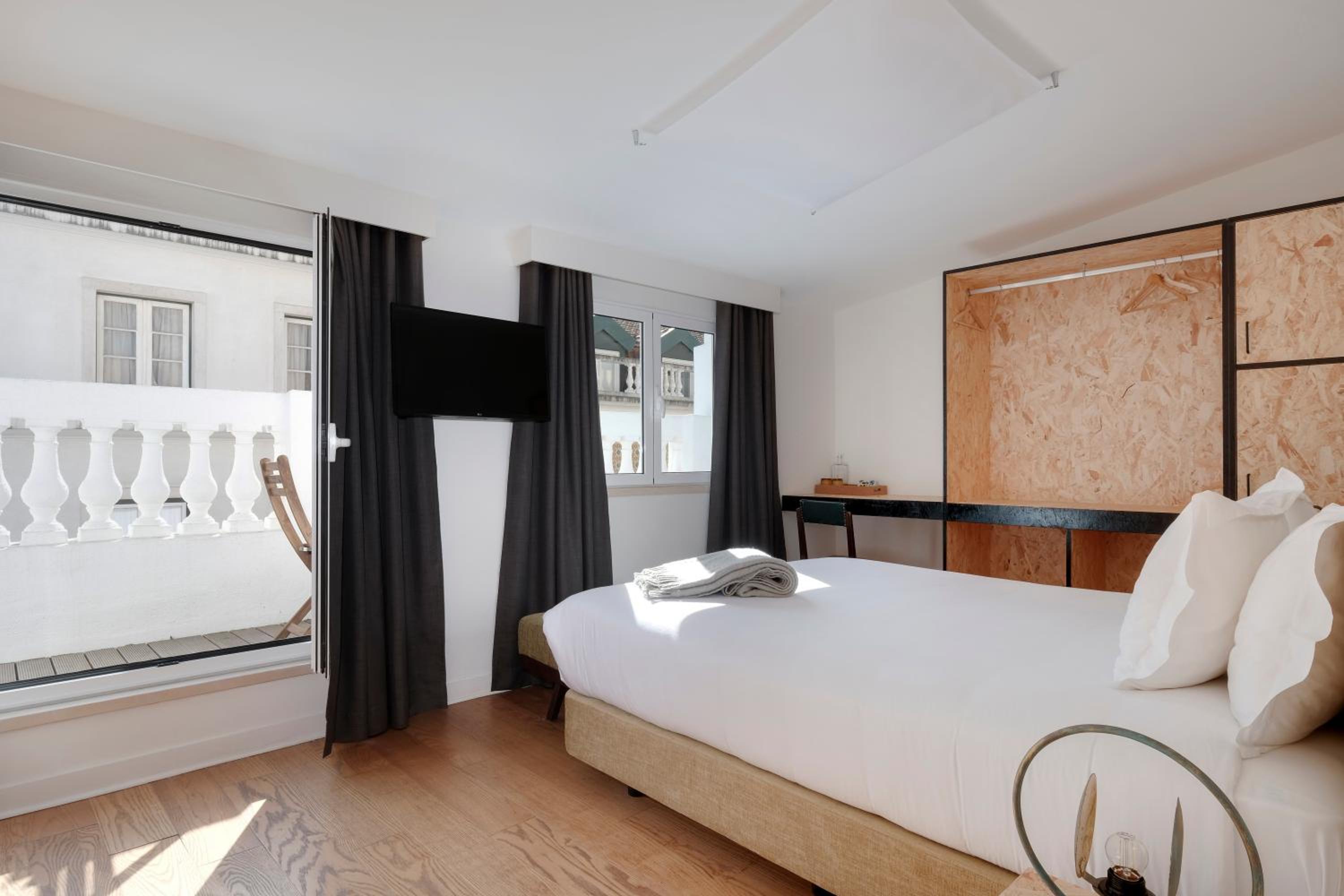 Superior Double Room with Balcony photo 2