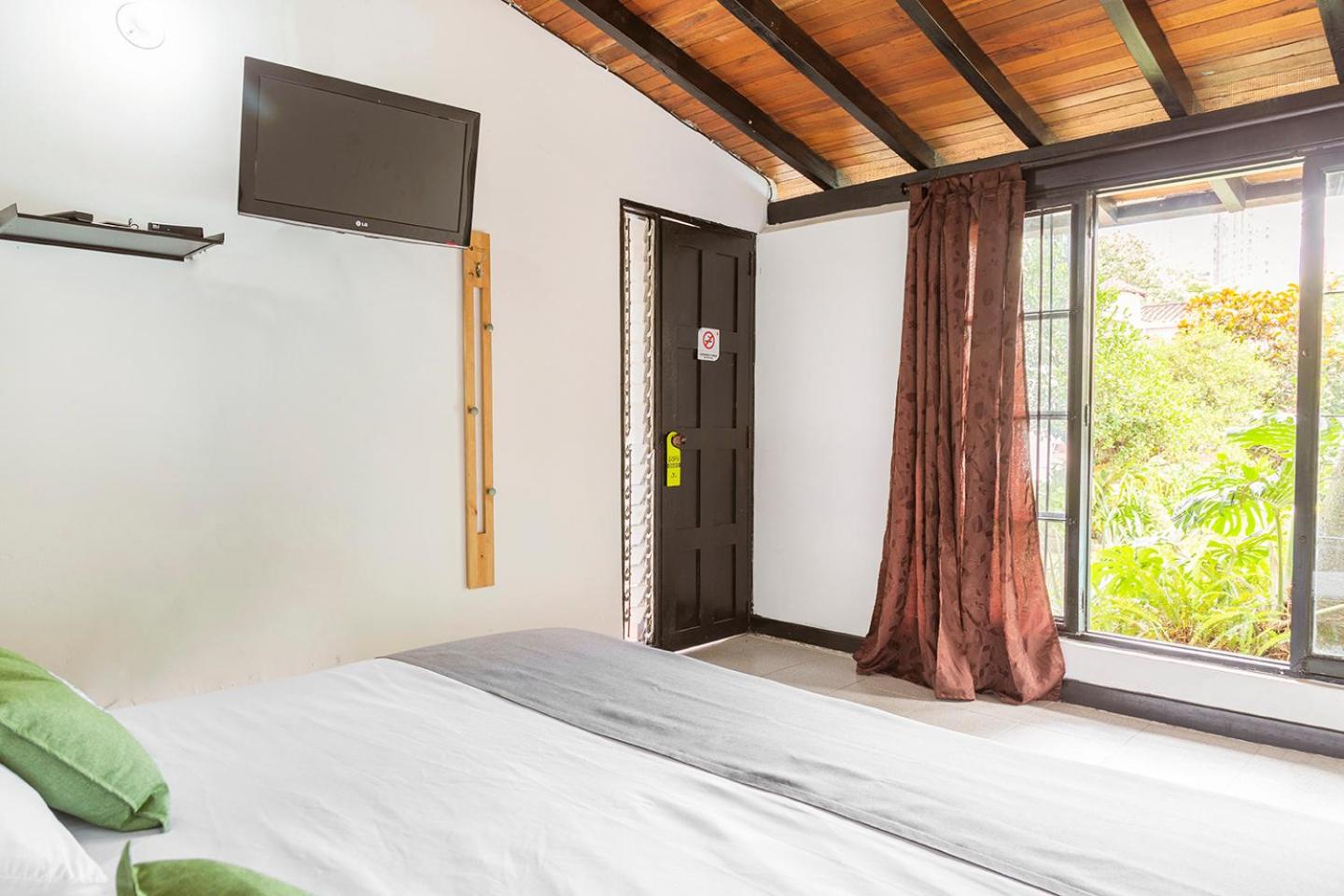 Budget Double Room photo 3