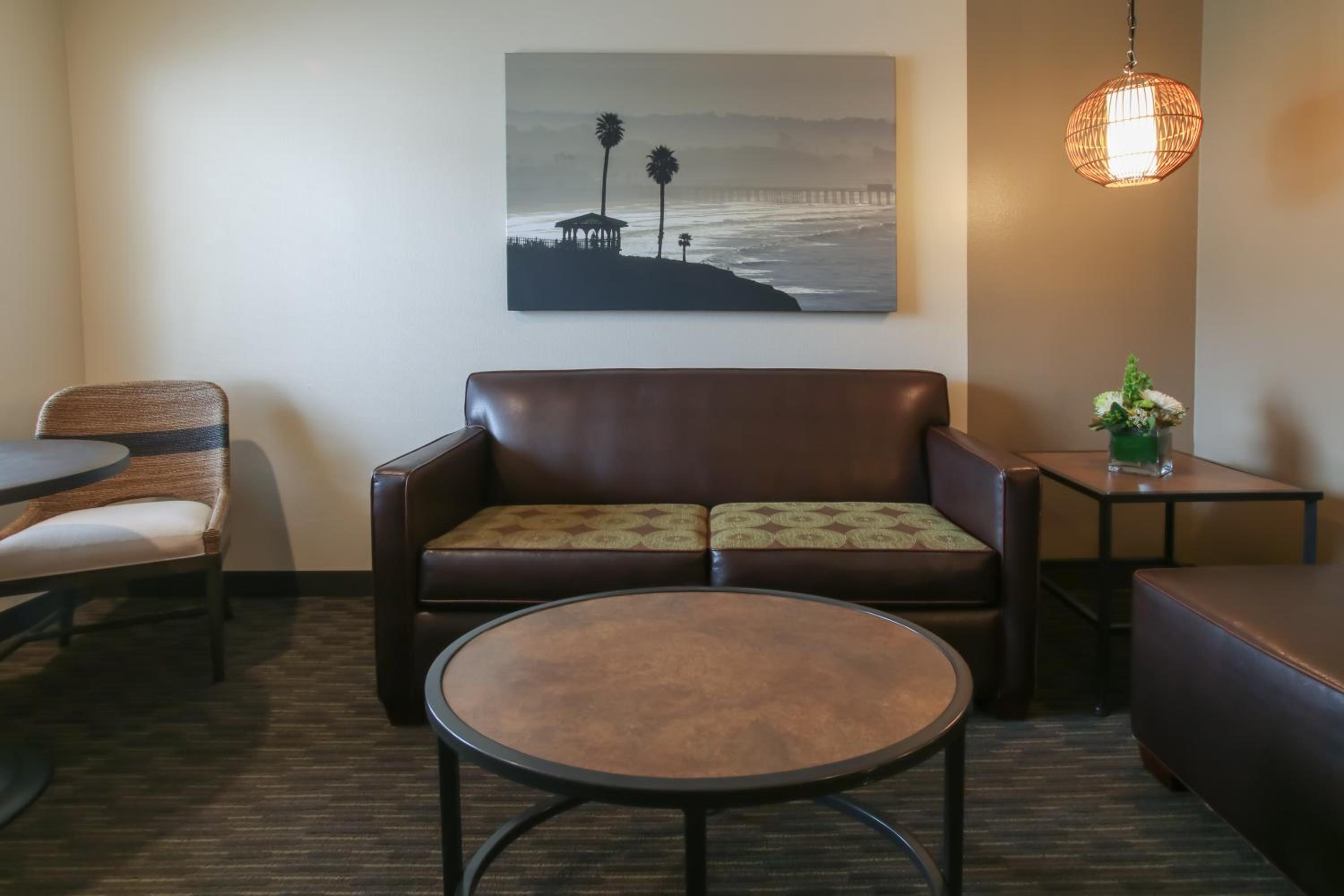 Executive King Suite Sleeper Sofa - Photo 2