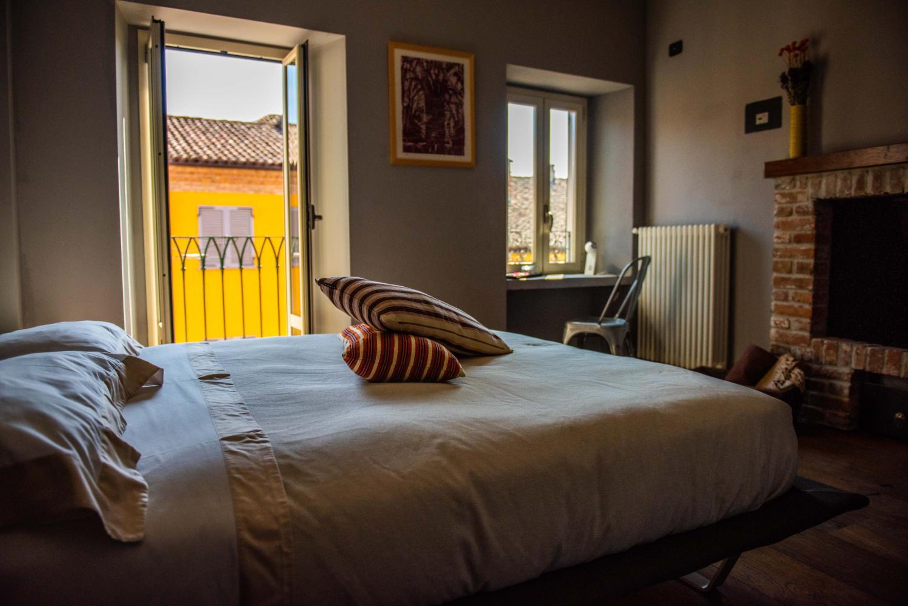 Deluxe Double Room with Balcony photo 1
