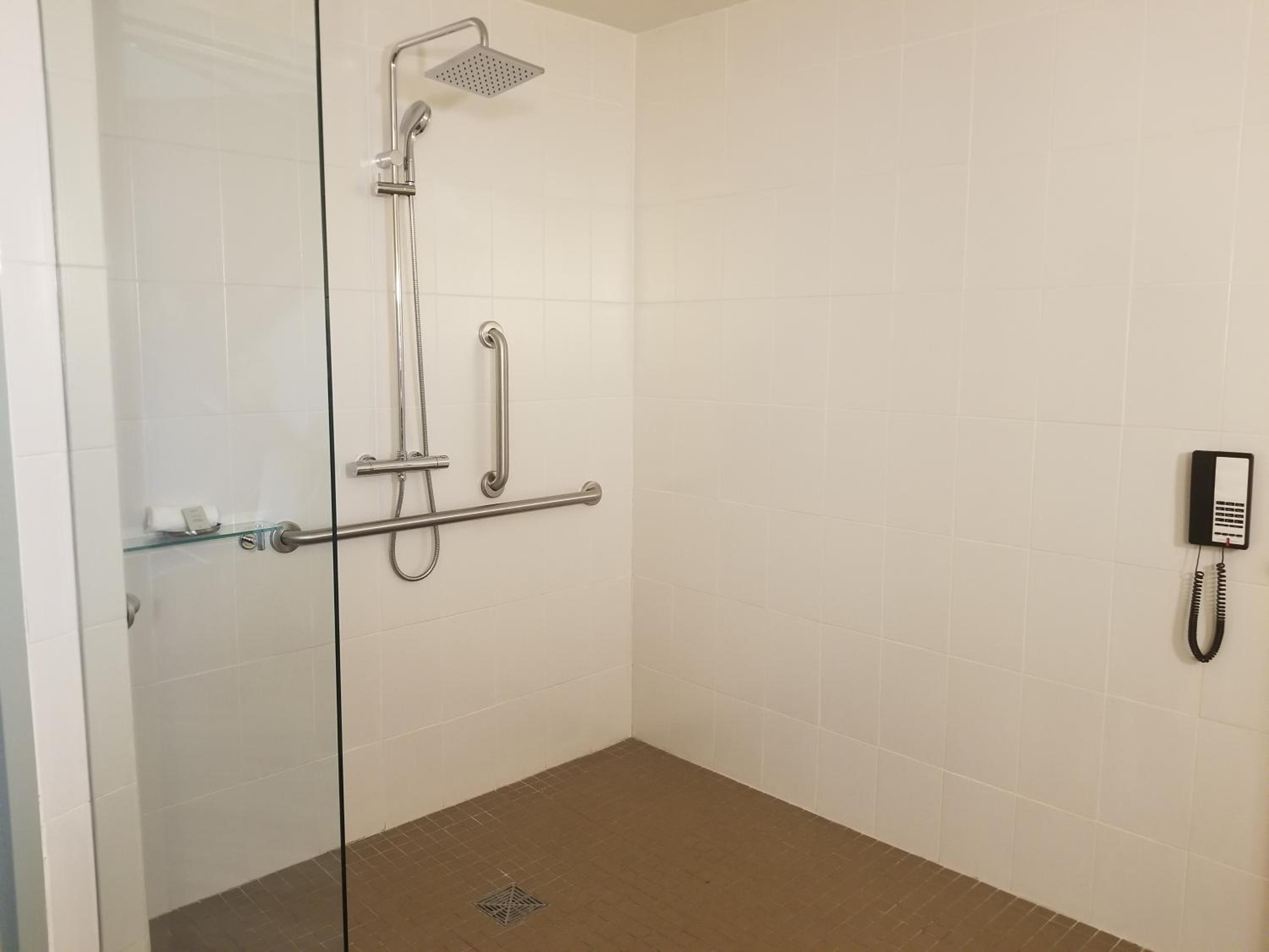 Standard Double Room with Two Double Beds photo 3