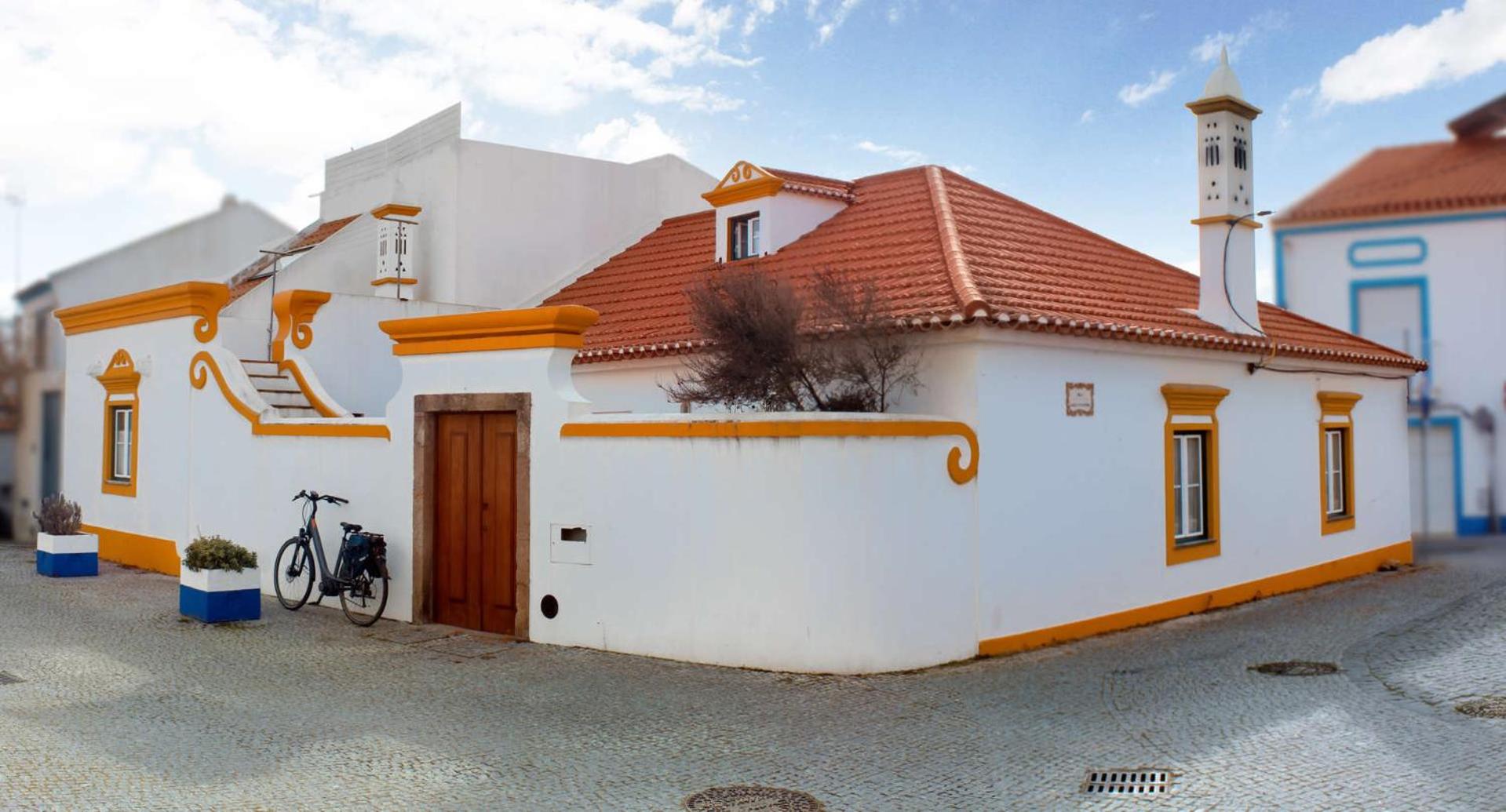 Three-Bedroom House photo 2
